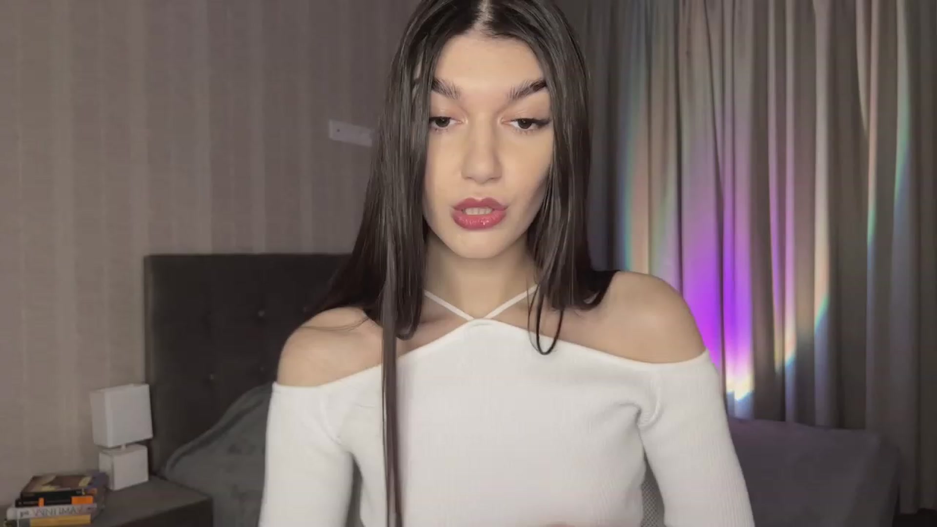 Gallery image thumbnail from RinaReed's myfreecams stream on, 03/18/2023, 16:15 image 2 of 20