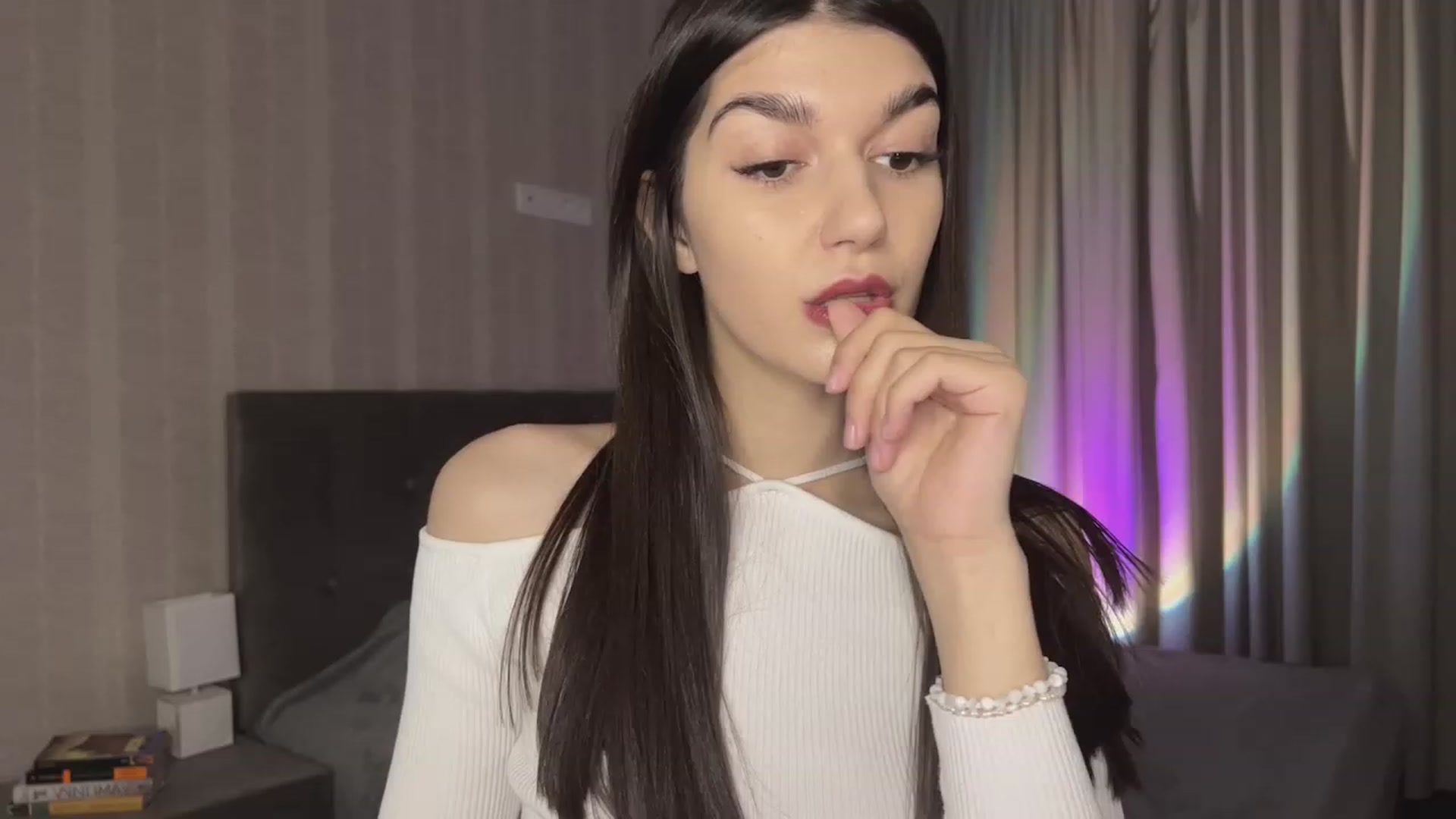 Gallery image thumbnail from RinaReed's myfreecams stream on, 03/18/2023, 16:15 image 18 of 20