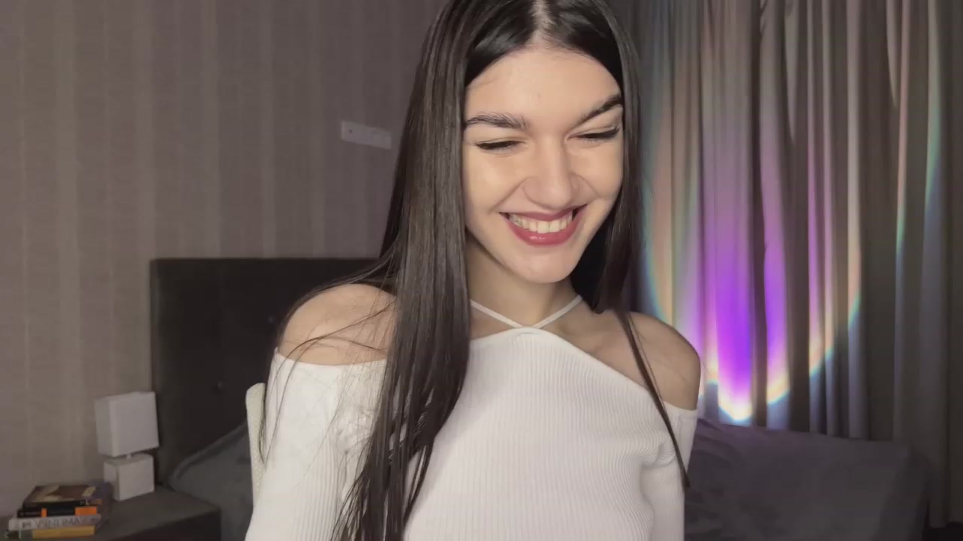 Gallery image thumbnail from RinaReed's myfreecams stream on, 03/18/2023, 16:15 image 14 of 20