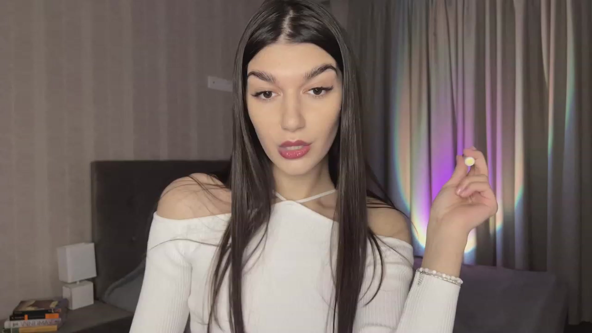 Gallery image thumbnail from RinaReed's myfreecams stream on, 03/18/2023, 16:15 image 4 of 20