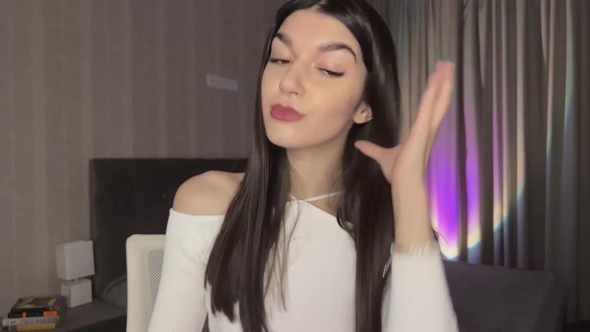 Gallery image thumbnail from RinaReed's myfreecams stream on, 03/18/2023, 16:15 image 9 of 20