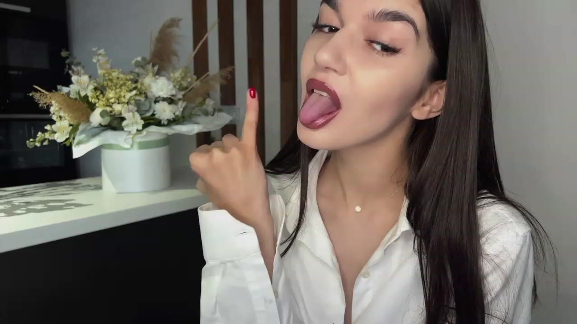 Gallery image thumbnail from RinaReed's myfreecams stream on, 05/07/2023, 17:01 image 6 of 20
