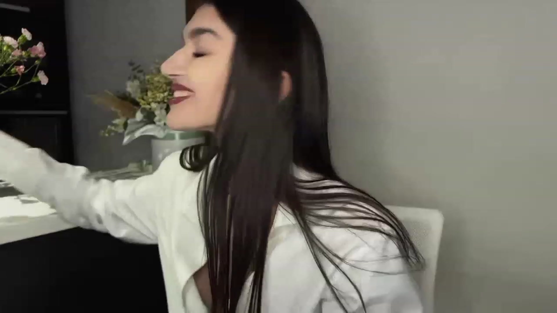 Gallery image thumbnail from RinaReed's myfreecams stream on, 05/07/2023, 17:01 image 14 of 20
