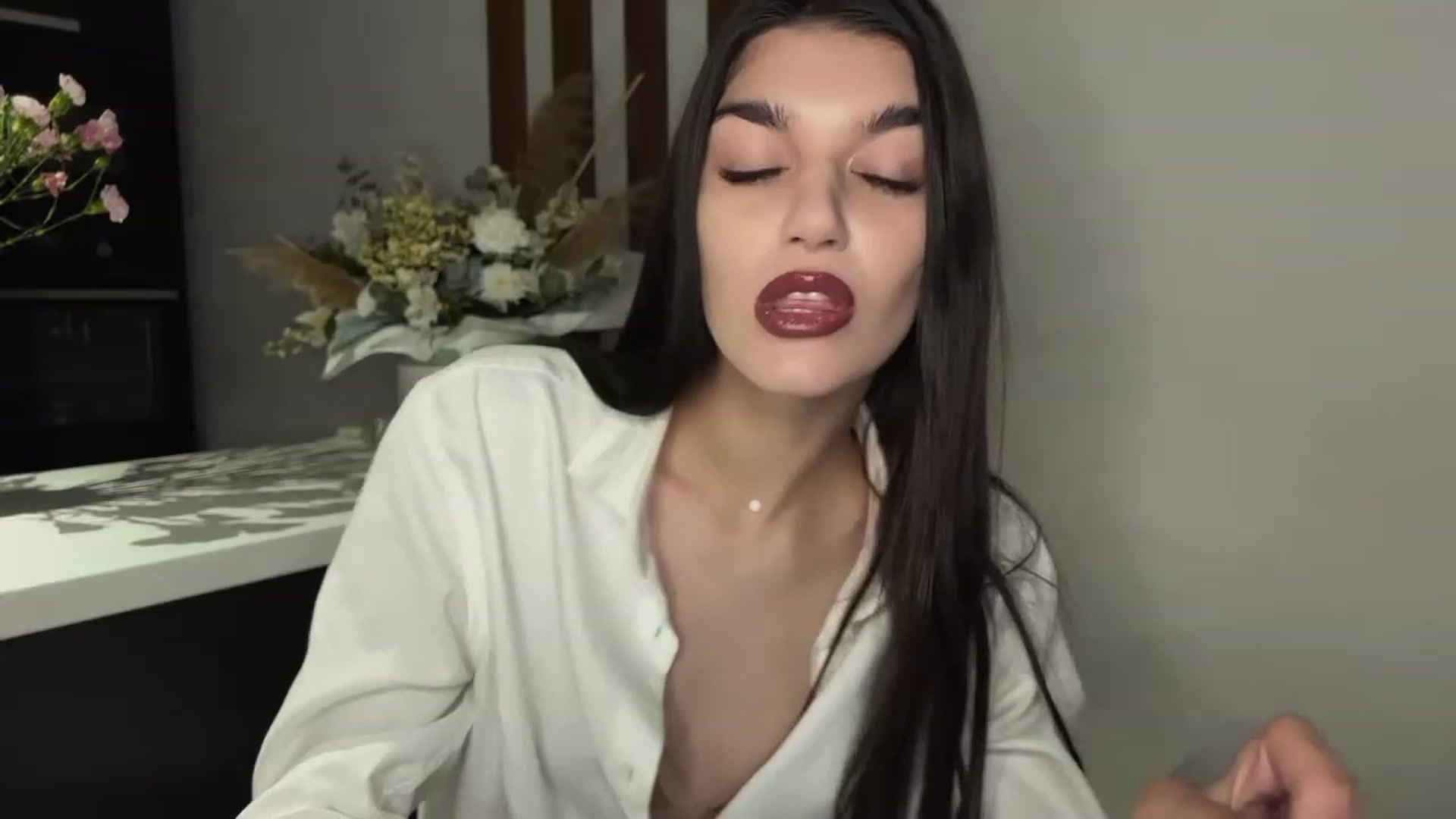 Gallery image thumbnail from RinaReed's myfreecams stream on, 05/07/2023, 17:01 image 18 of 20