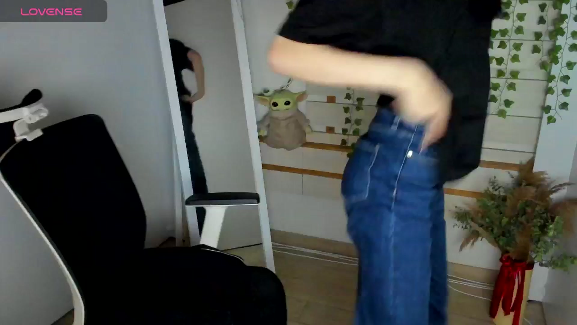 Gallery image thumbnail from Rina_Candy's myfreecams stream on, 05/17/2025, 13:21 image 19 of 20