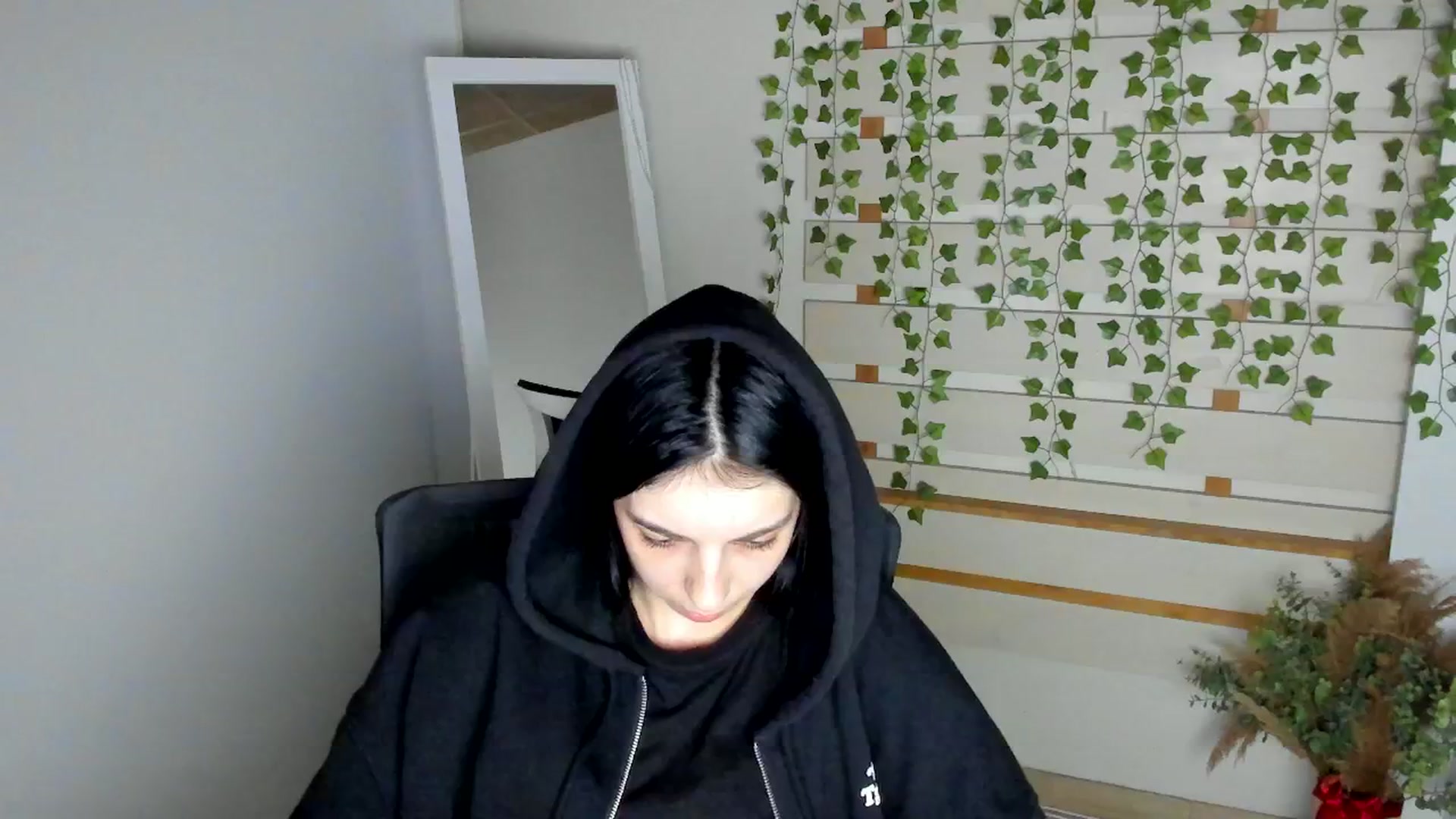 Gallery image thumbnail from Rina_Candy's myfreecams stream on, 05/18/2025, 10:23 image 19 of 20