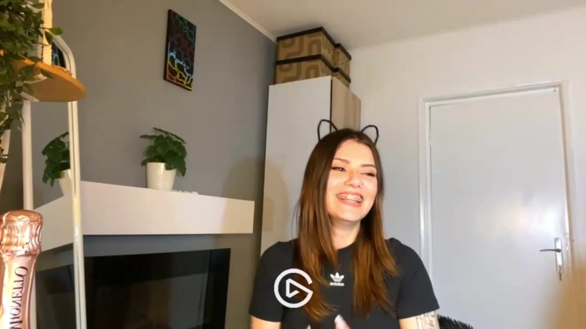 Gallery image thumbnail from RiriBee's myfreecams stream on, 04/25/2023, 01:46 image 14 of 20