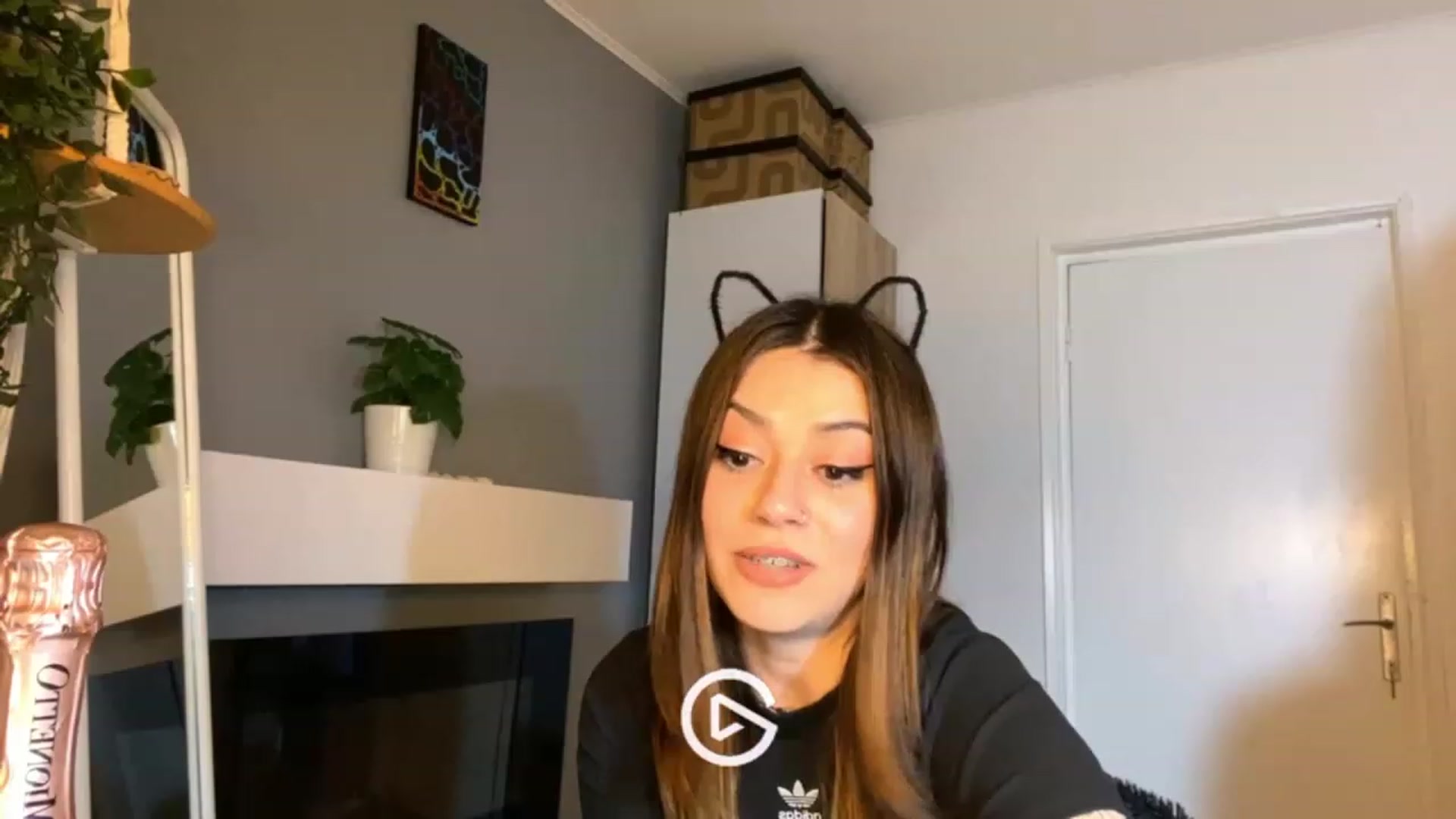 Gallery image thumbnail from RiriBee's myfreecams stream on, 04/25/2023, 01:46 image 17 of 20