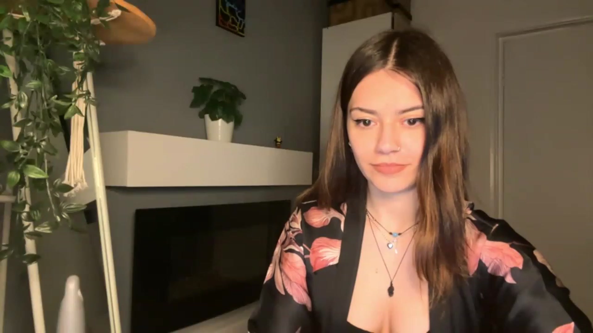 Gallery image thumbnail from RiriBee's myfreecams stream on, 05/12/2023, 23:07 image 7 of 20