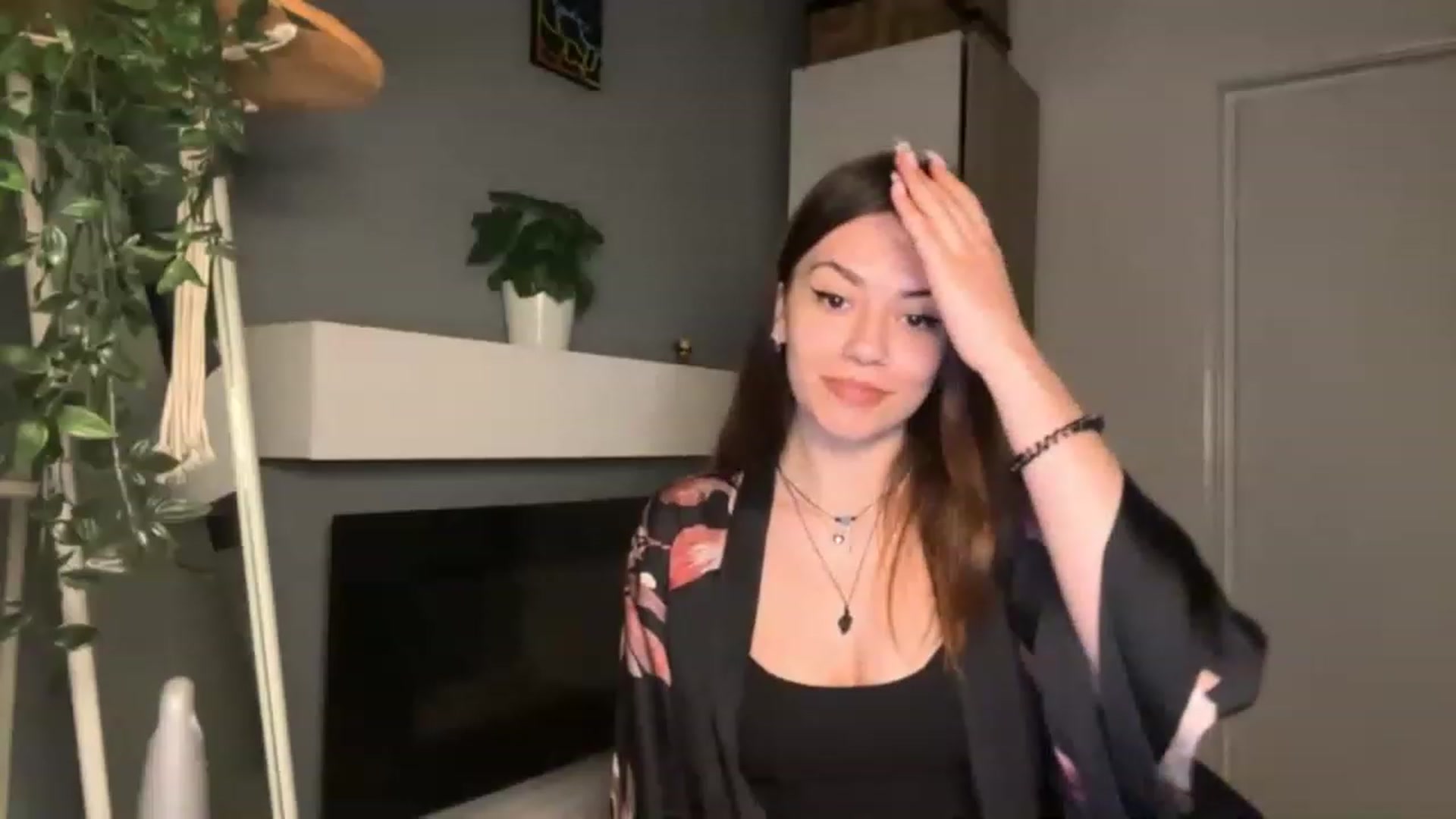 Gallery image thumbnail from RiriBee's myfreecams stream on, 05/12/2023, 23:07 image 1 of 20