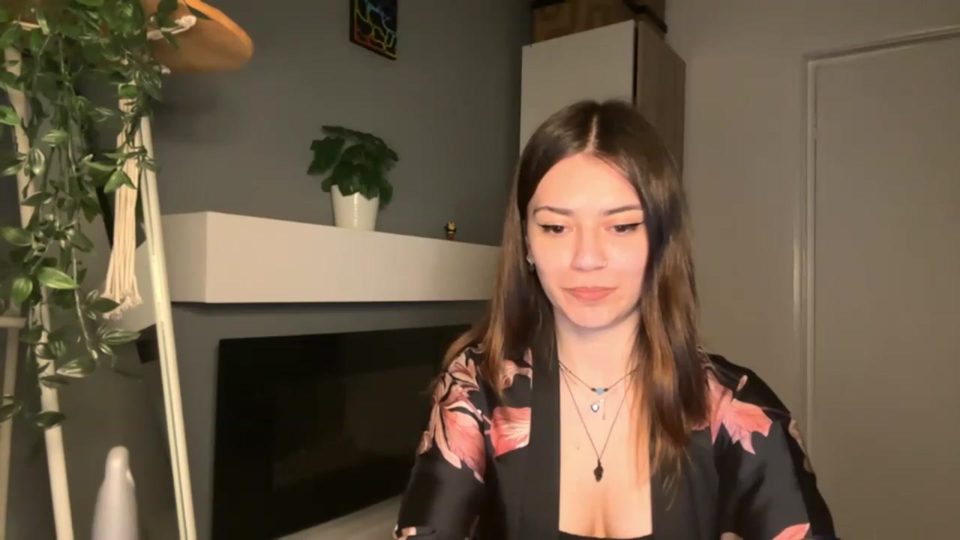 Gallery image thumbnail from RiriBee's myfreecams stream on, 05/12/2023, 23:07 image 19 of 20