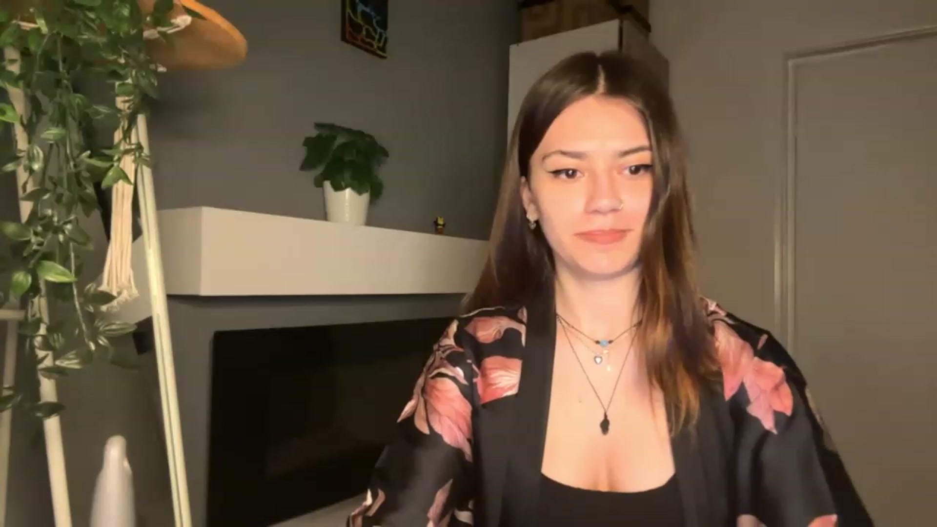 Gallery image thumbnail from RiriBee's myfreecams stream on, 05/12/2023, 23:07 image 5 of 20