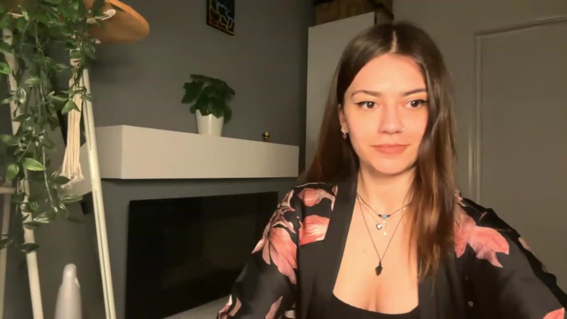 Gallery image thumbnail from RiriBee's myfreecams stream on, 05/12/2023, 23:07 image 4 of 20