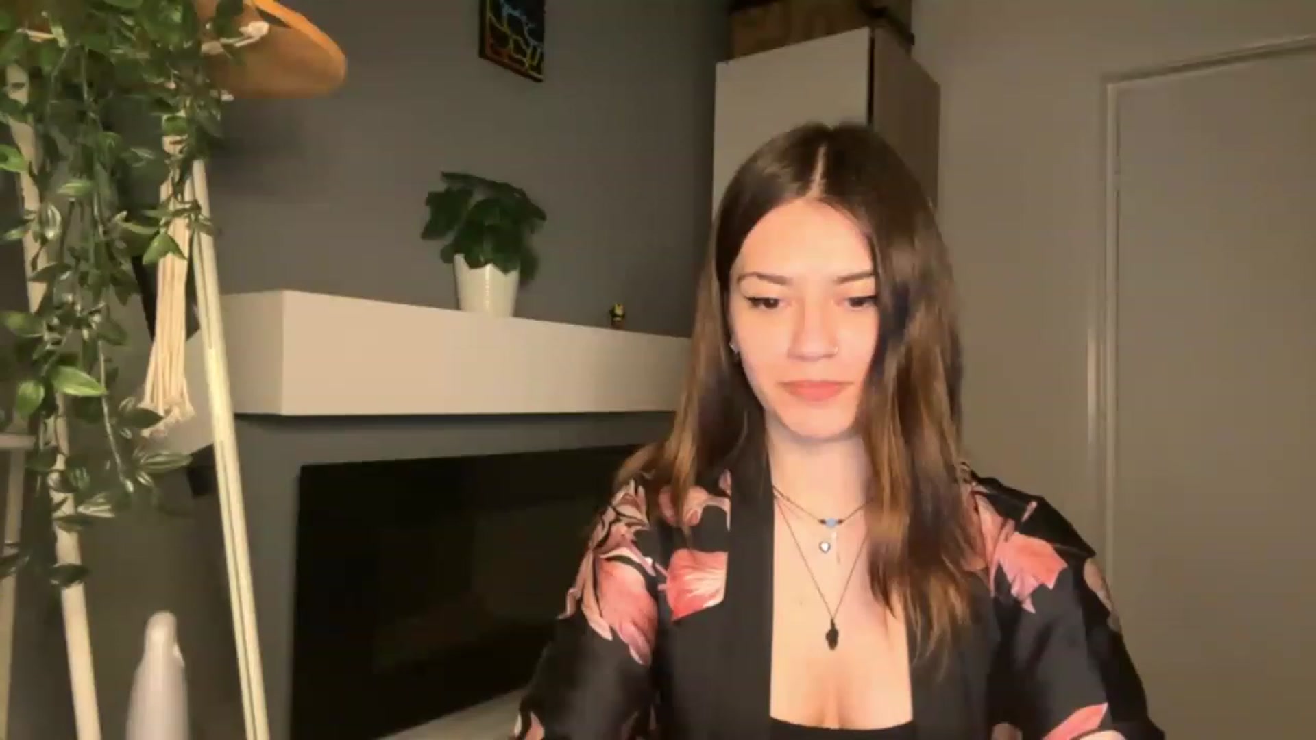 Gallery image thumbnail from RiriBee's myfreecams stream on, 05/12/2023, 23:07 image 17 of 20