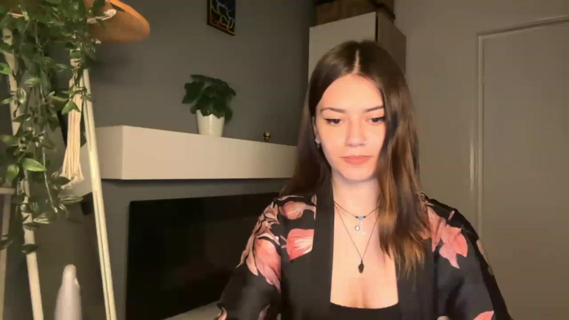 Gallery image thumbnail from RiriBee's myfreecams stream on, 05/12/2023, 23:07 image 11 of 20