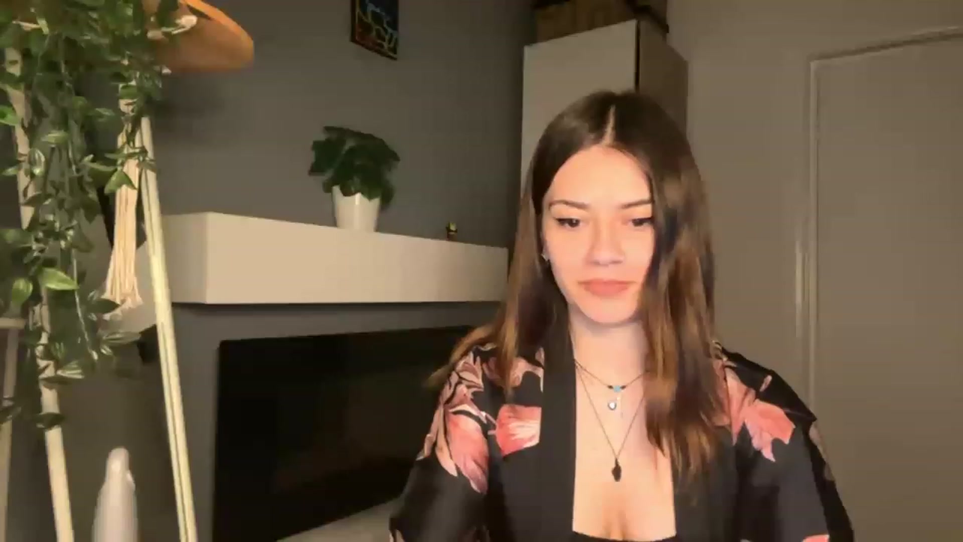 Gallery image thumbnail from RiriBee's myfreecams stream on, 05/12/2023, 23:07 image 18 of 20