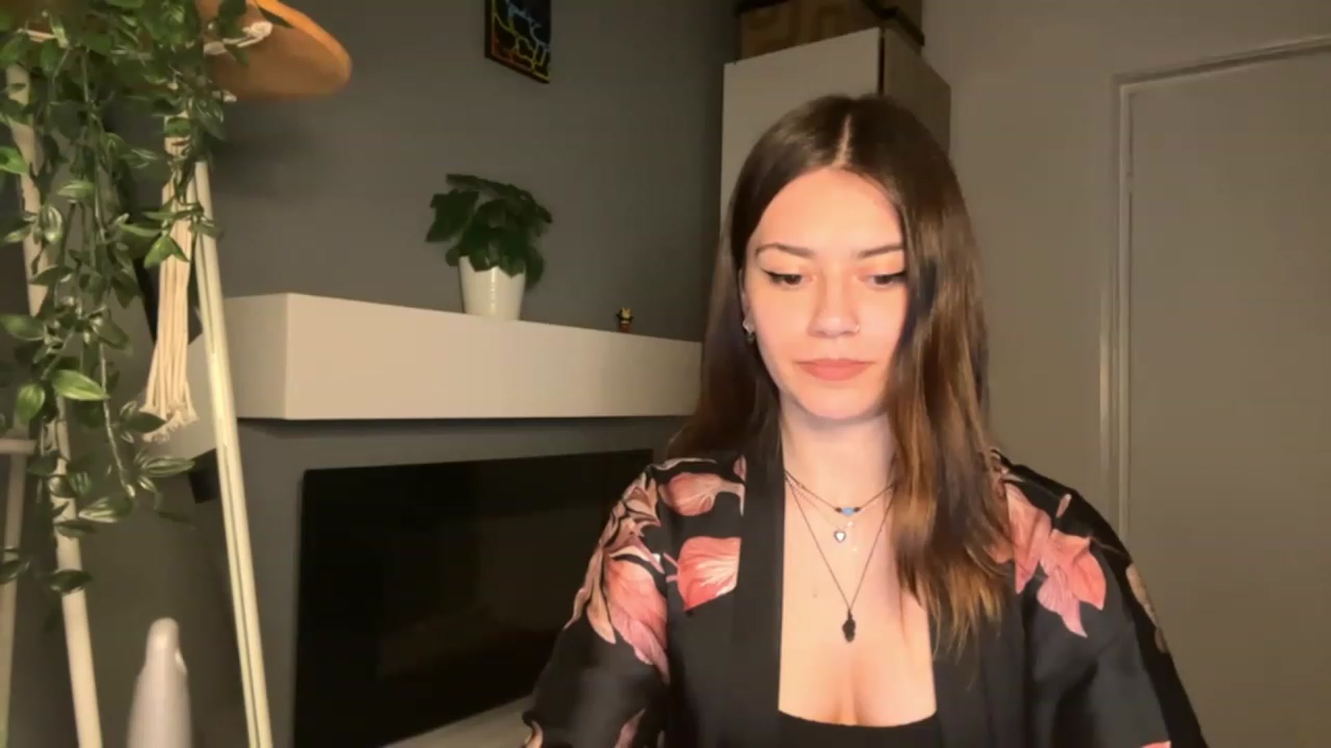 Gallery image thumbnail from RiriBee's myfreecams stream on, 05/12/2023, 23:07 image 10 of 20
