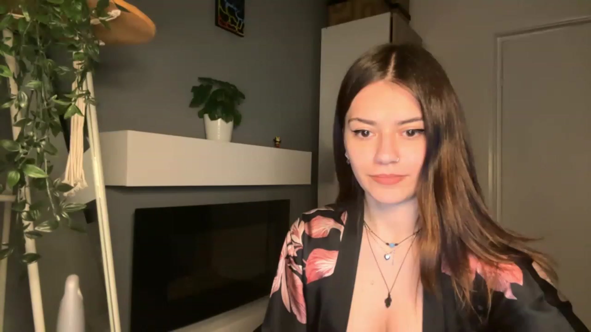 Gallery image thumbnail from RiriBee's myfreecams stream on, 05/12/2023, 23:07 image 8 of 20