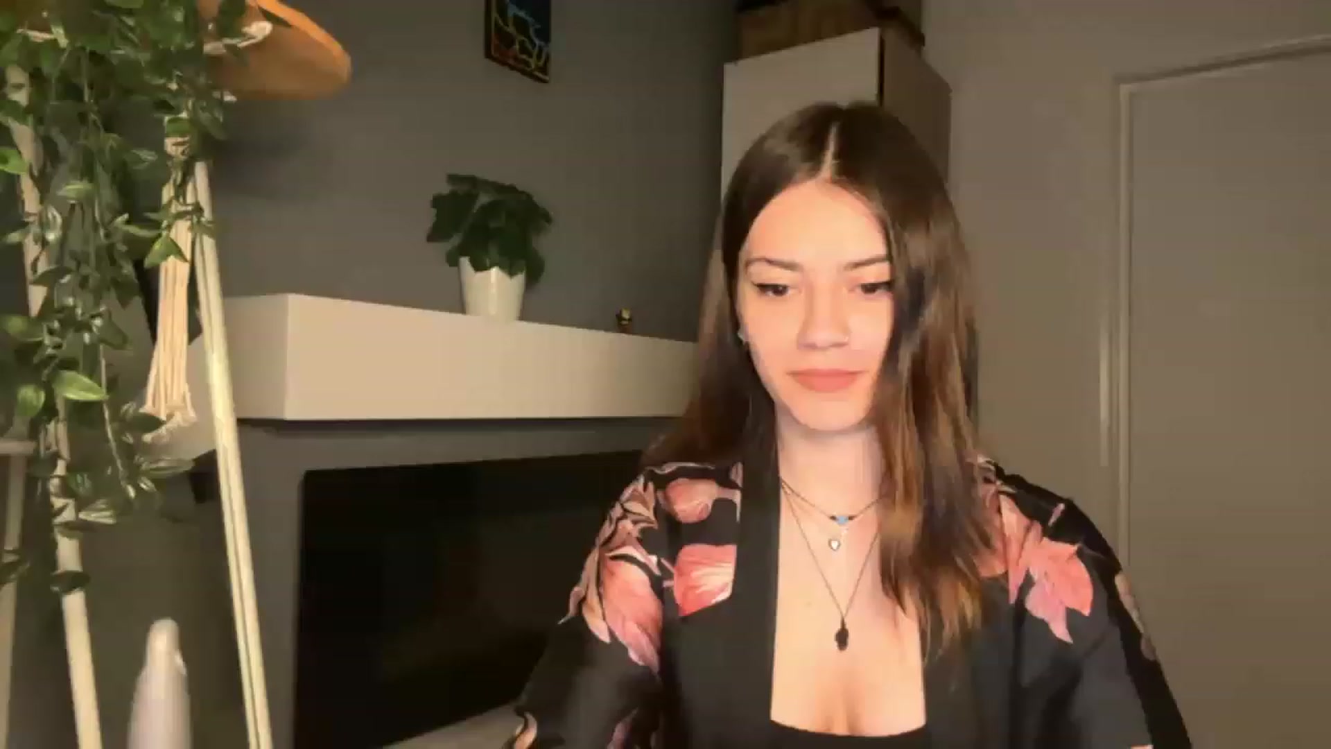 Gallery image thumbnail from RiriBee's myfreecams stream on, 05/12/2023, 23:07 image 13 of 20