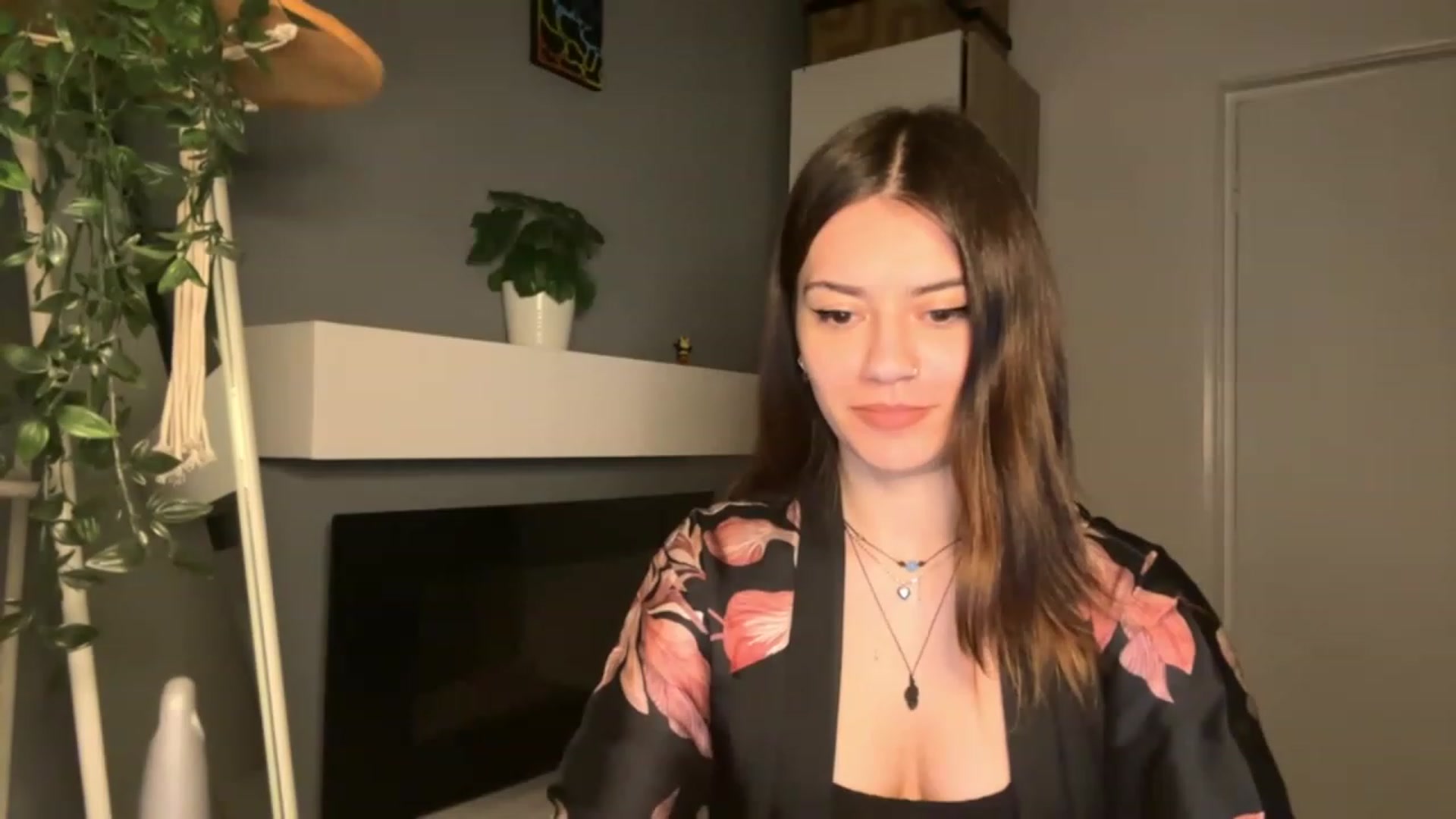 Gallery image thumbnail from RiriBee's myfreecams stream on, 05/12/2023, 23:07 image 9 of 20