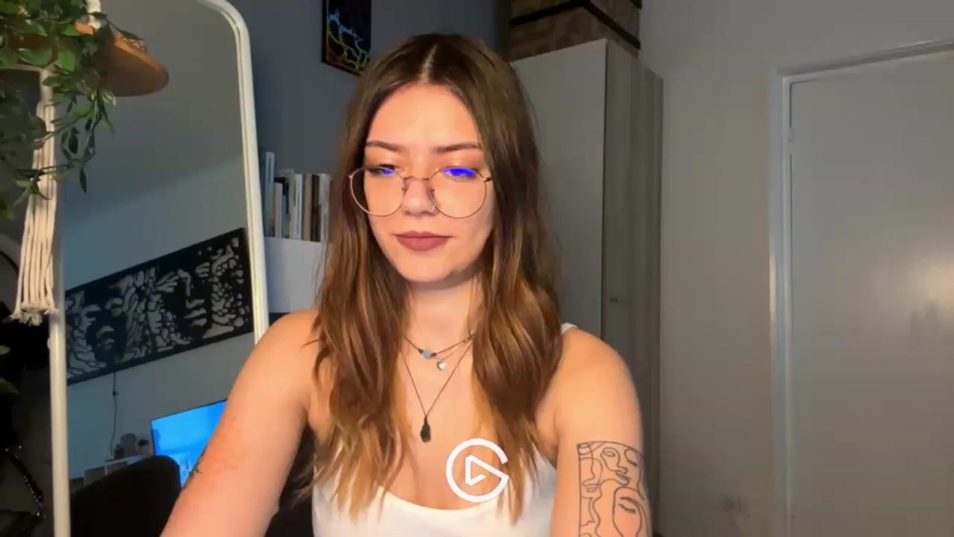 Gallery image thumbnail from RiriBee's myfreecams stream on, 06/19/2023, 04:14 image 11 of 20