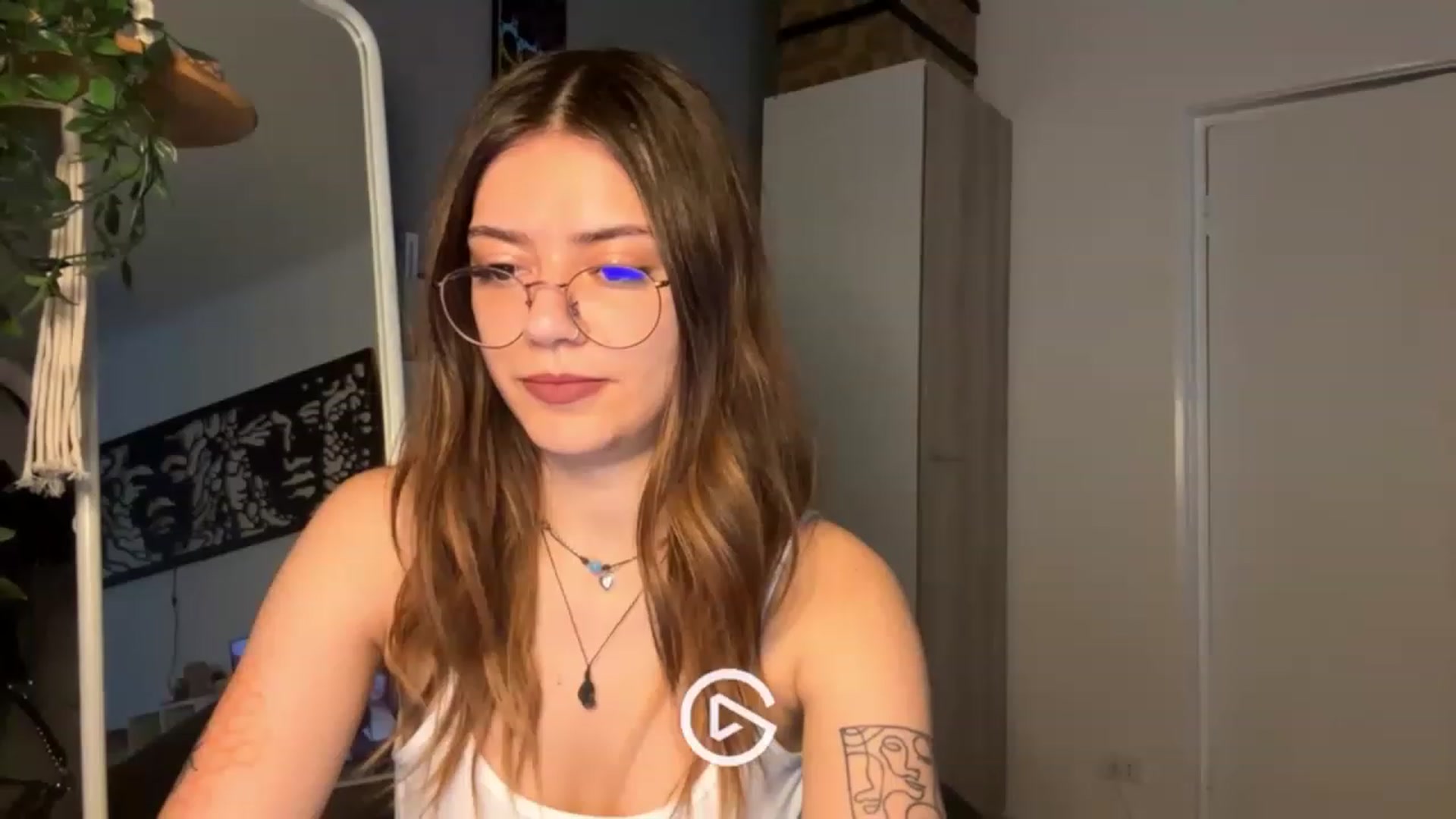 Gallery image thumbnail from RiriBee's myfreecams stream on, 06/19/2023, 04:14 image 5 of 20