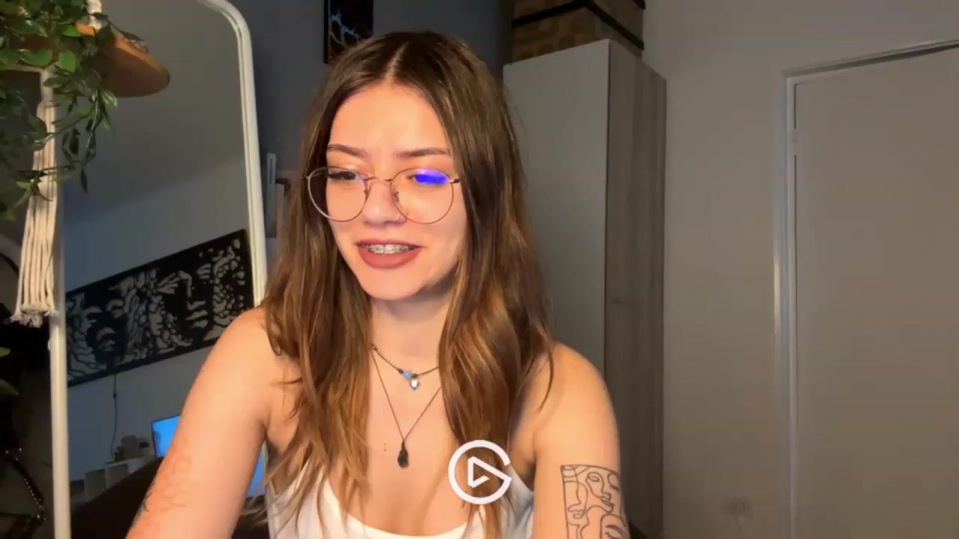 Gallery image thumbnail from RiriBee's myfreecams stream on, 06/19/2023, 04:14 image 1 of 20