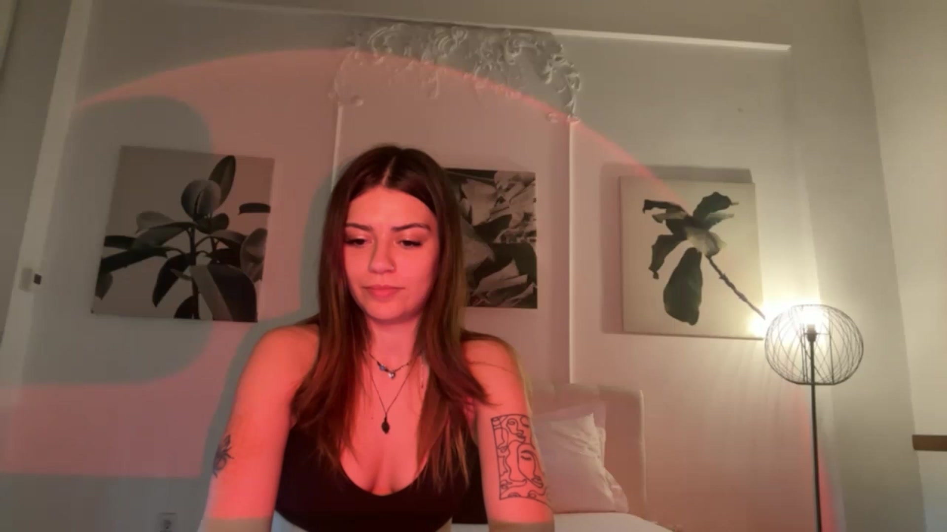 Gallery image thumbnail from RiriBee's myfreecams stream on, 06/27/2023, 07:03 image 17 of 20