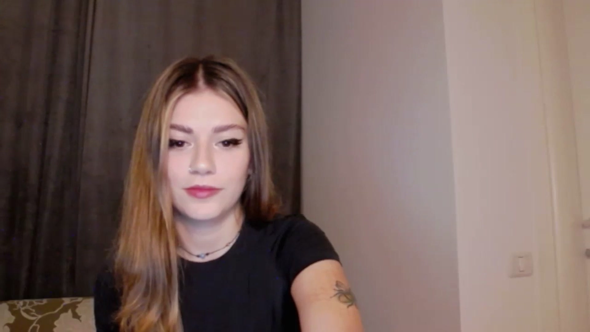 Gallery image thumbnail from RiriBee's myfreecams stream on, 09/16/2023, 24:07 image 15 of 20