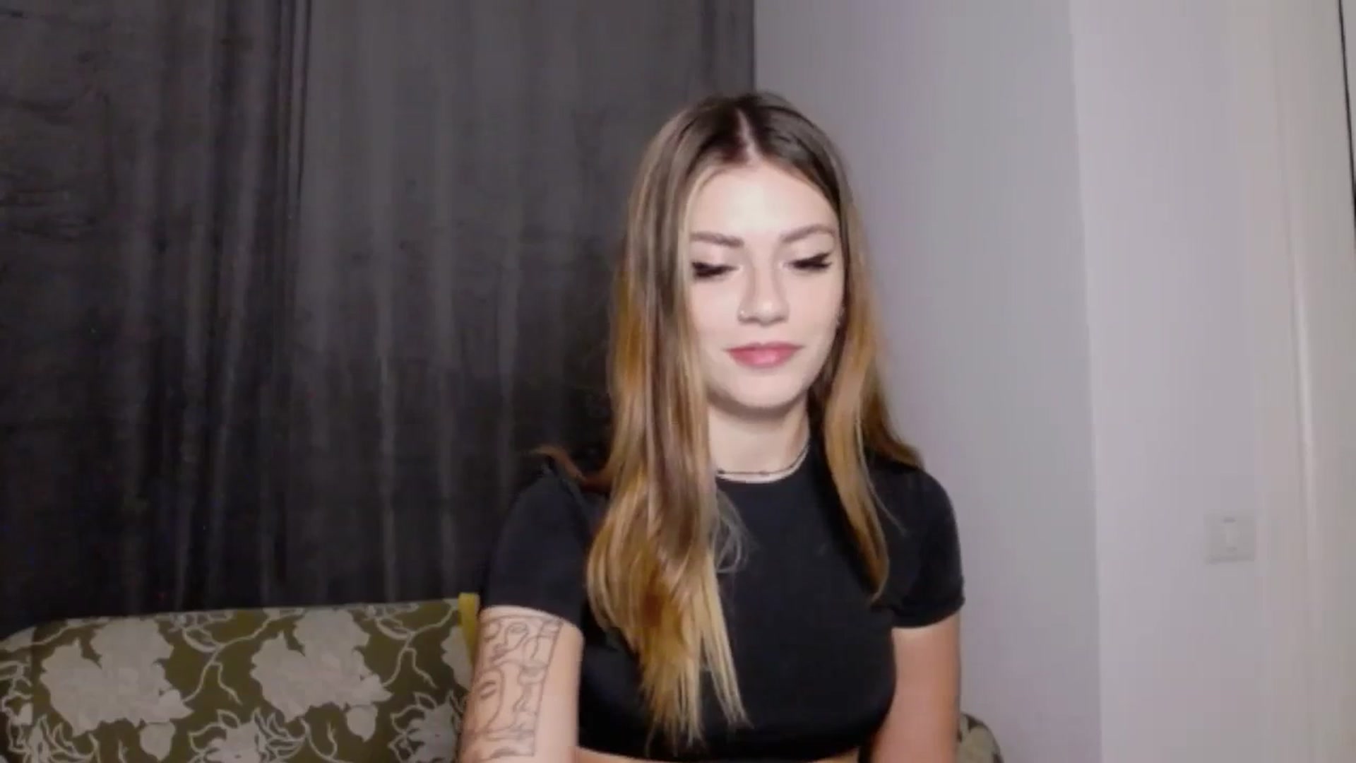 Gallery image thumbnail from RiriBee's myfreecams stream on, 09/16/2023, 03:01 image 5 of 20