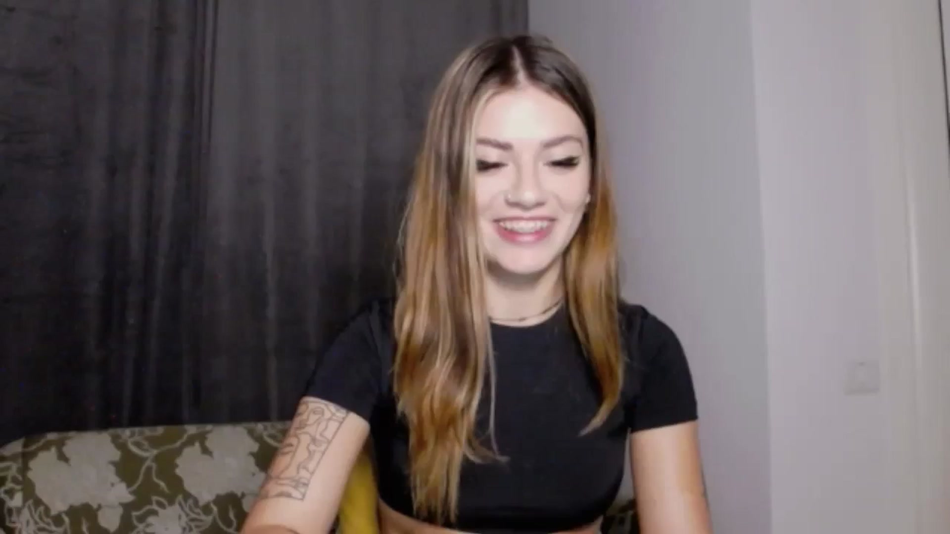Gallery image thumbnail from RiriBee's myfreecams stream on, 09/16/2023, 03:01 image 1 of 20