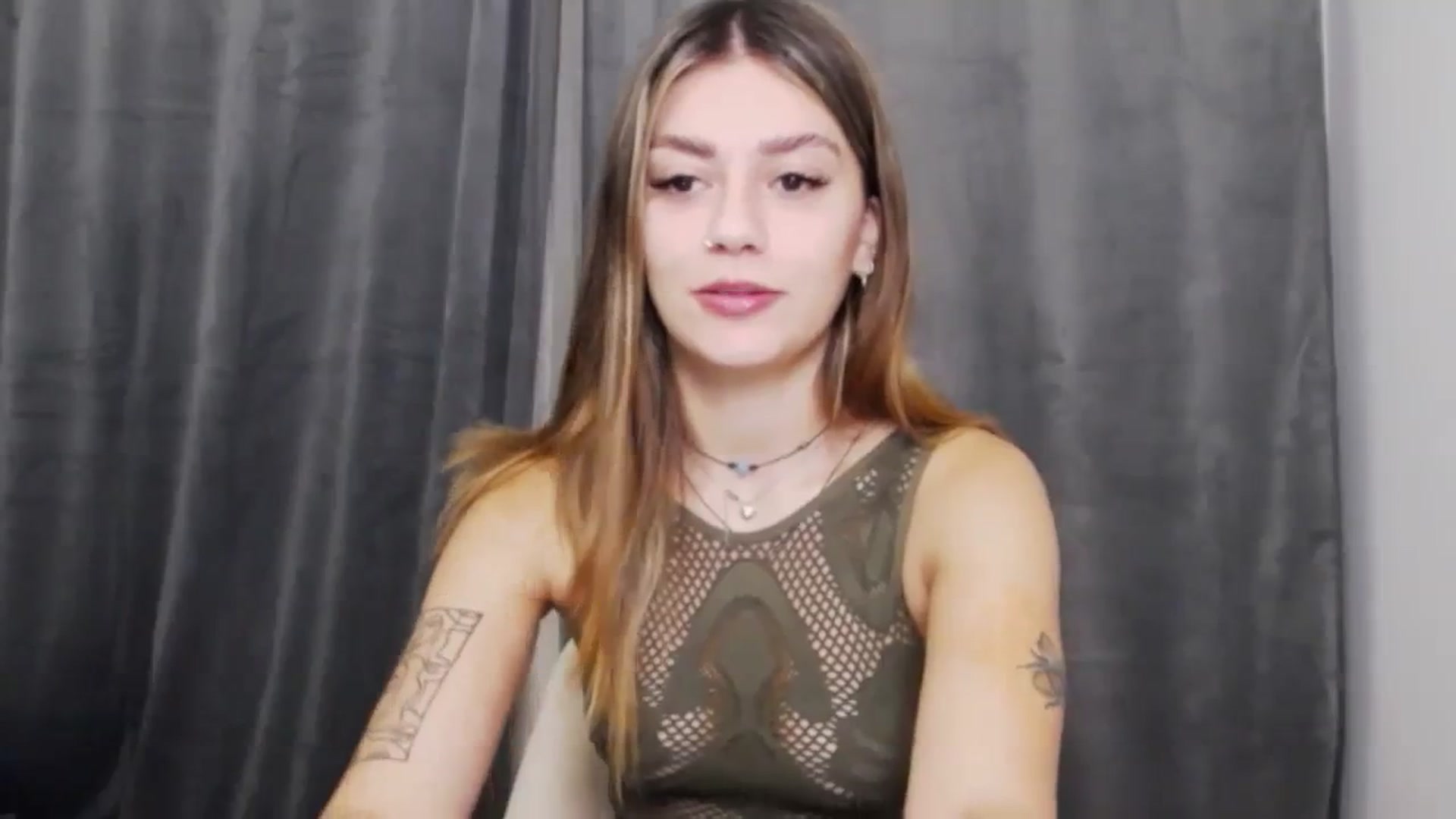 Gallery image thumbnail from RiriBee's myfreecams stream on, 09/16/2023, 17:43 image 6 of 20
