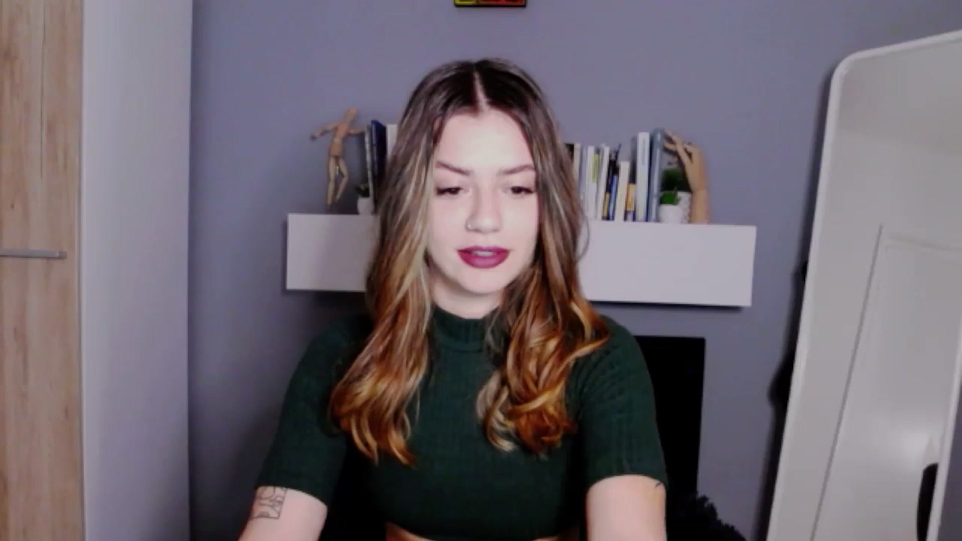 Gallery image thumbnail from RiriBee's myfreecams stream on, 12/03/2023, 21:11 image 8 of 20