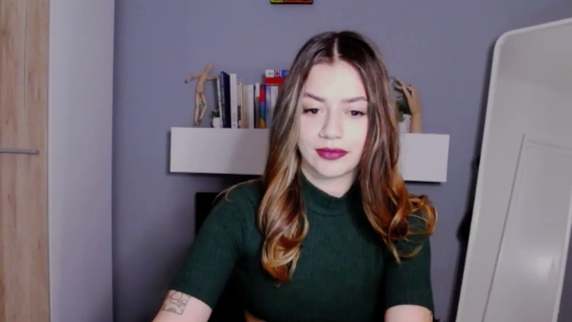 Gallery image thumbnail from RiriBee's myfreecams stream on, 12/03/2023, 21:11 image 16 of 20