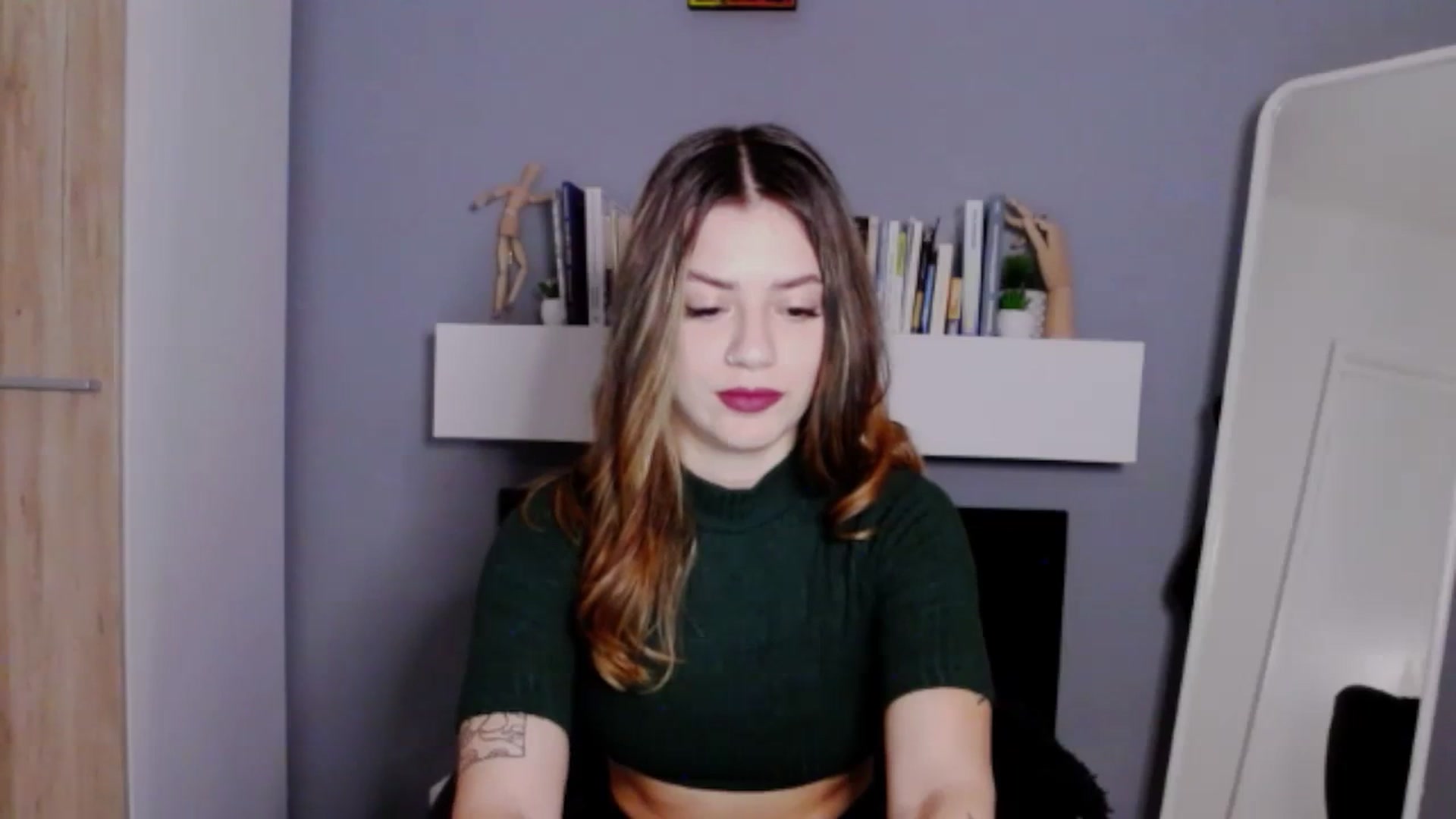 Gallery image thumbnail from RiriBee's myfreecams stream on, 12/03/2023, 21:11 image 5 of 20