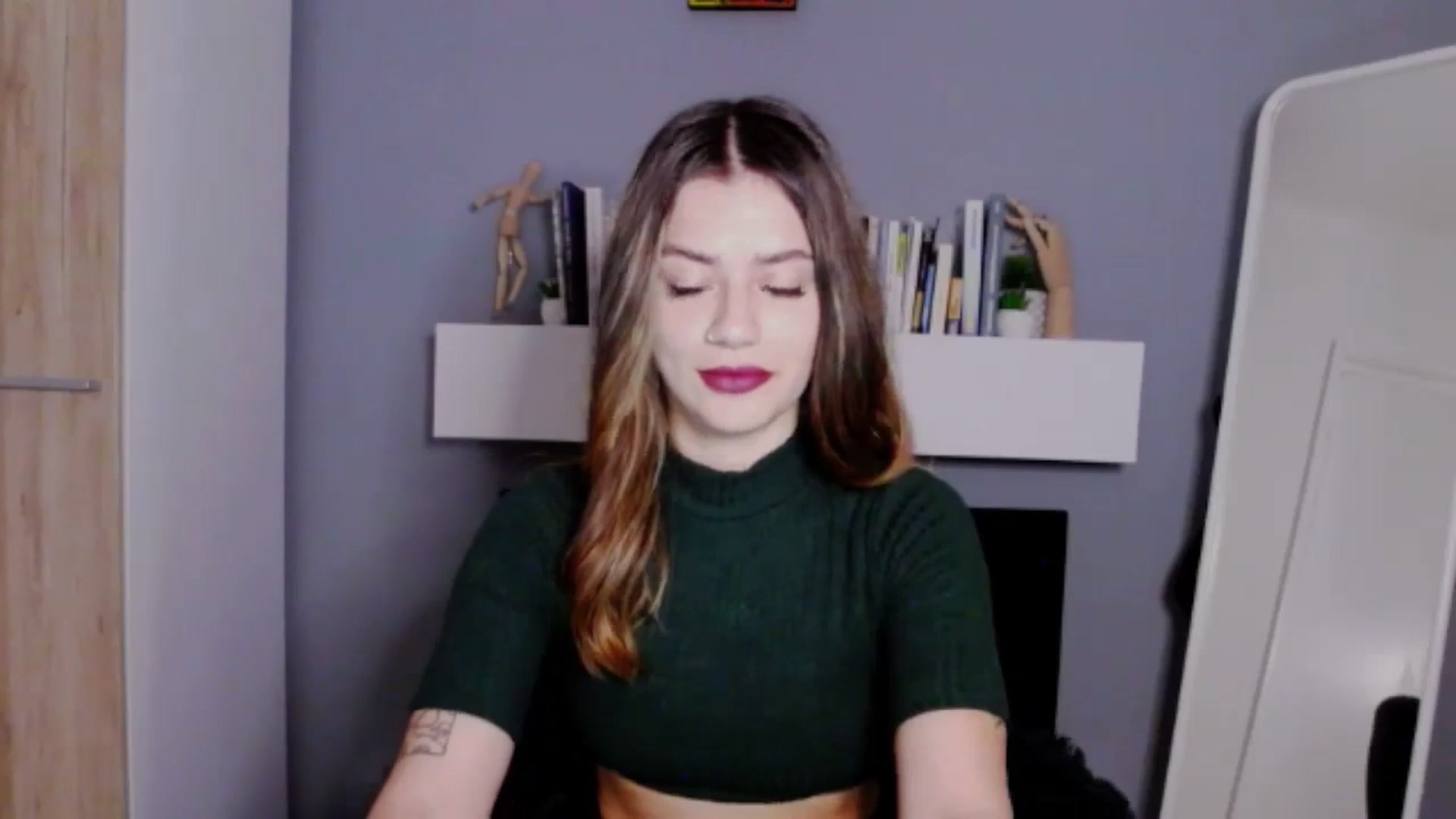 Gallery image thumbnail from RiriBee's myfreecams stream on, 12/03/2023, 21:11 image 6 of 20
