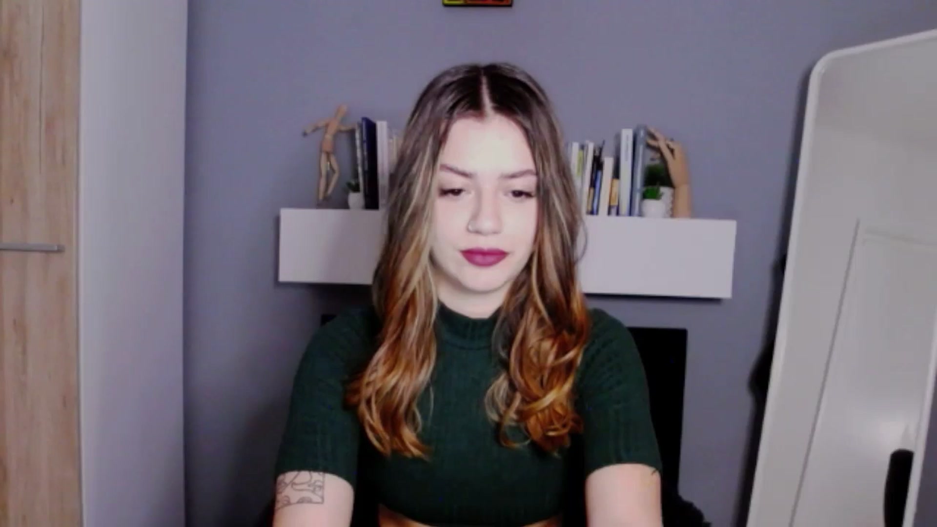 Gallery image thumbnail from RiriBee's myfreecams stream on, 12/03/2023, 21:11 image 7 of 20