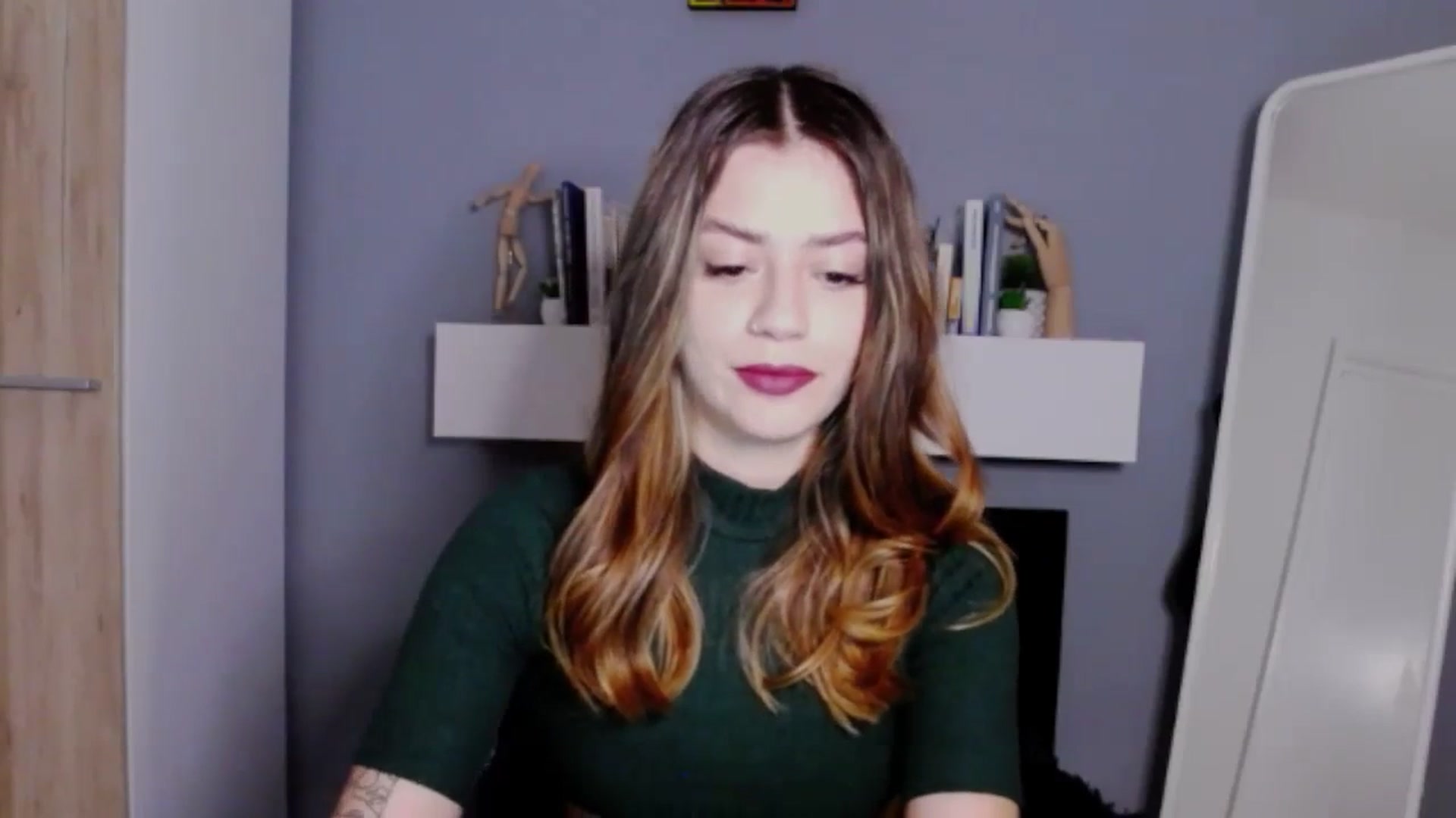 Gallery image thumbnail from RiriBee's myfreecams stream on, 12/03/2023, 21:11 image 15 of 20