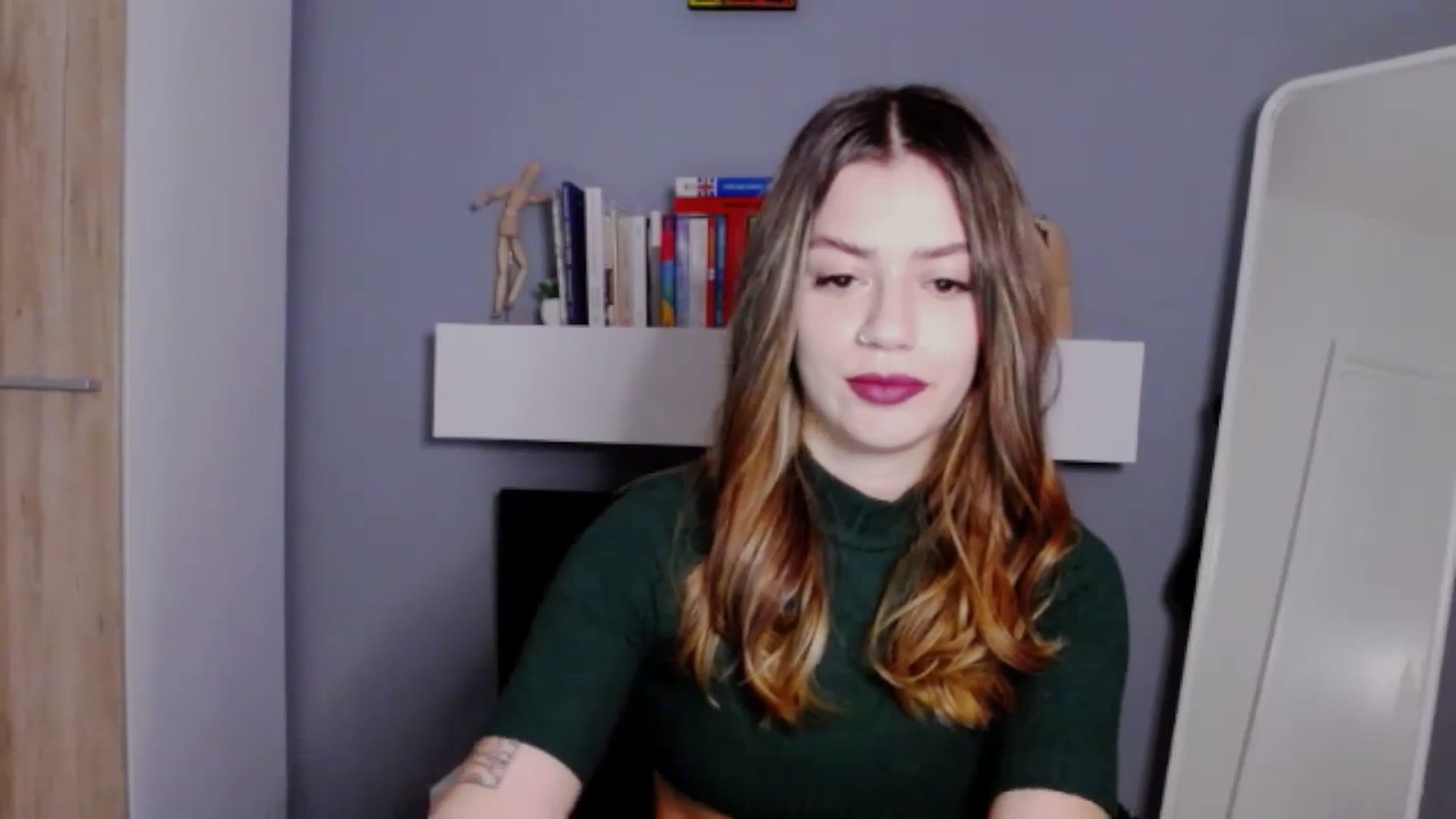 Gallery image thumbnail from RiriBee's myfreecams stream on, 12/03/2023, 21:11 image 18 of 20