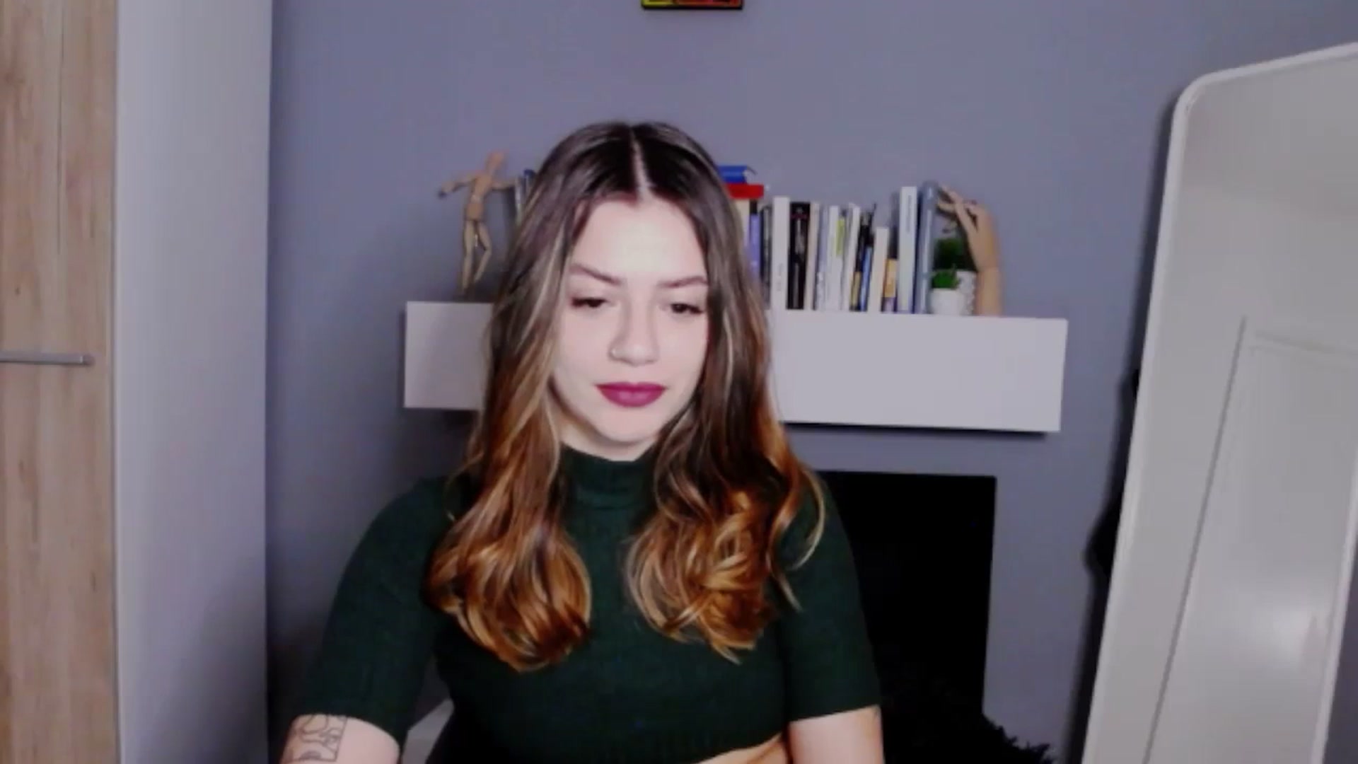 Gallery image thumbnail from RiriBee's myfreecams stream on, 12/03/2023, 21:11 image 12 of 20