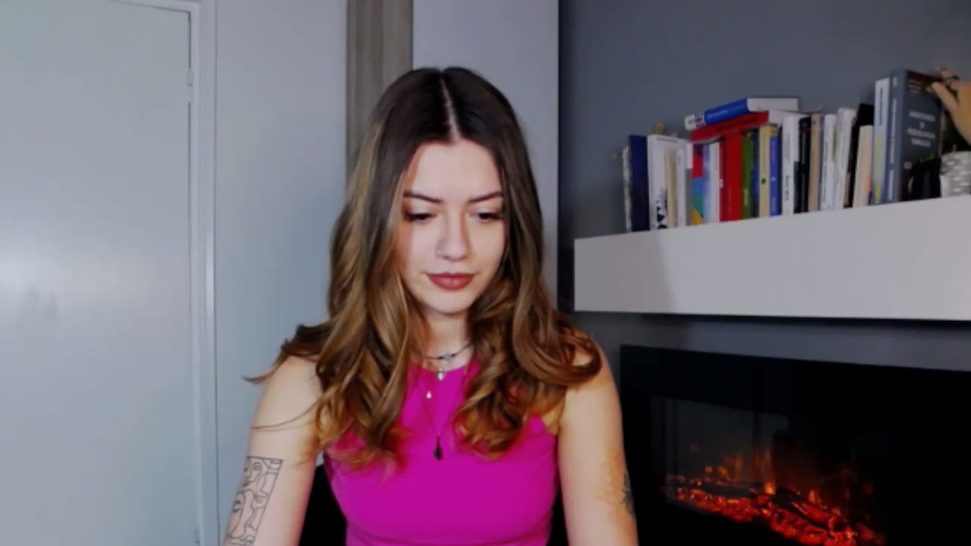 Gallery image thumbnail from RiriBee's myfreecams stream on, 12/07/2023, 17:15 image 7 of 20