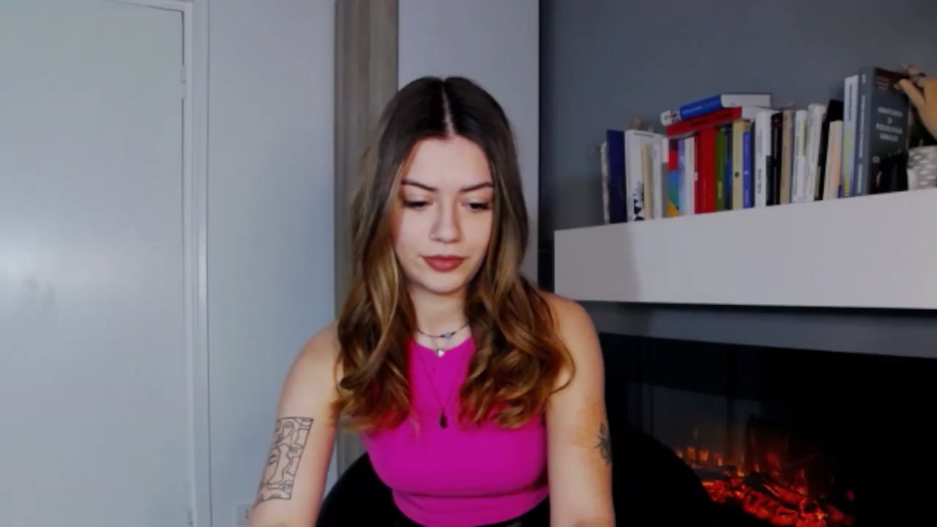 Gallery image thumbnail from RiriBee's myfreecams stream on, 12/07/2023, 17:15 image 2 of 20
