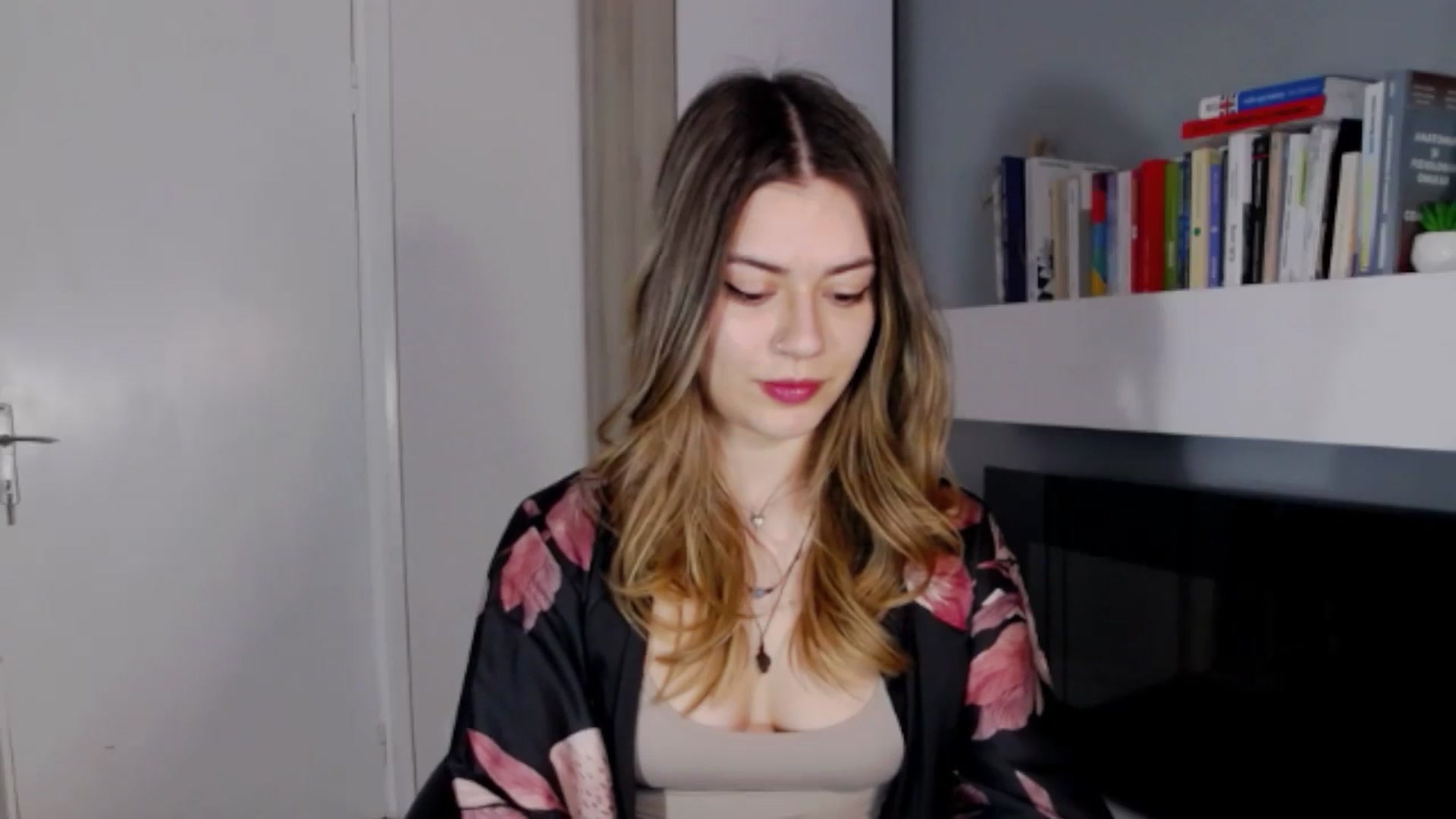 Gallery image thumbnail from RiriBee's myfreecams stream on, 04/21/2024, 15:39 image 16 of 20