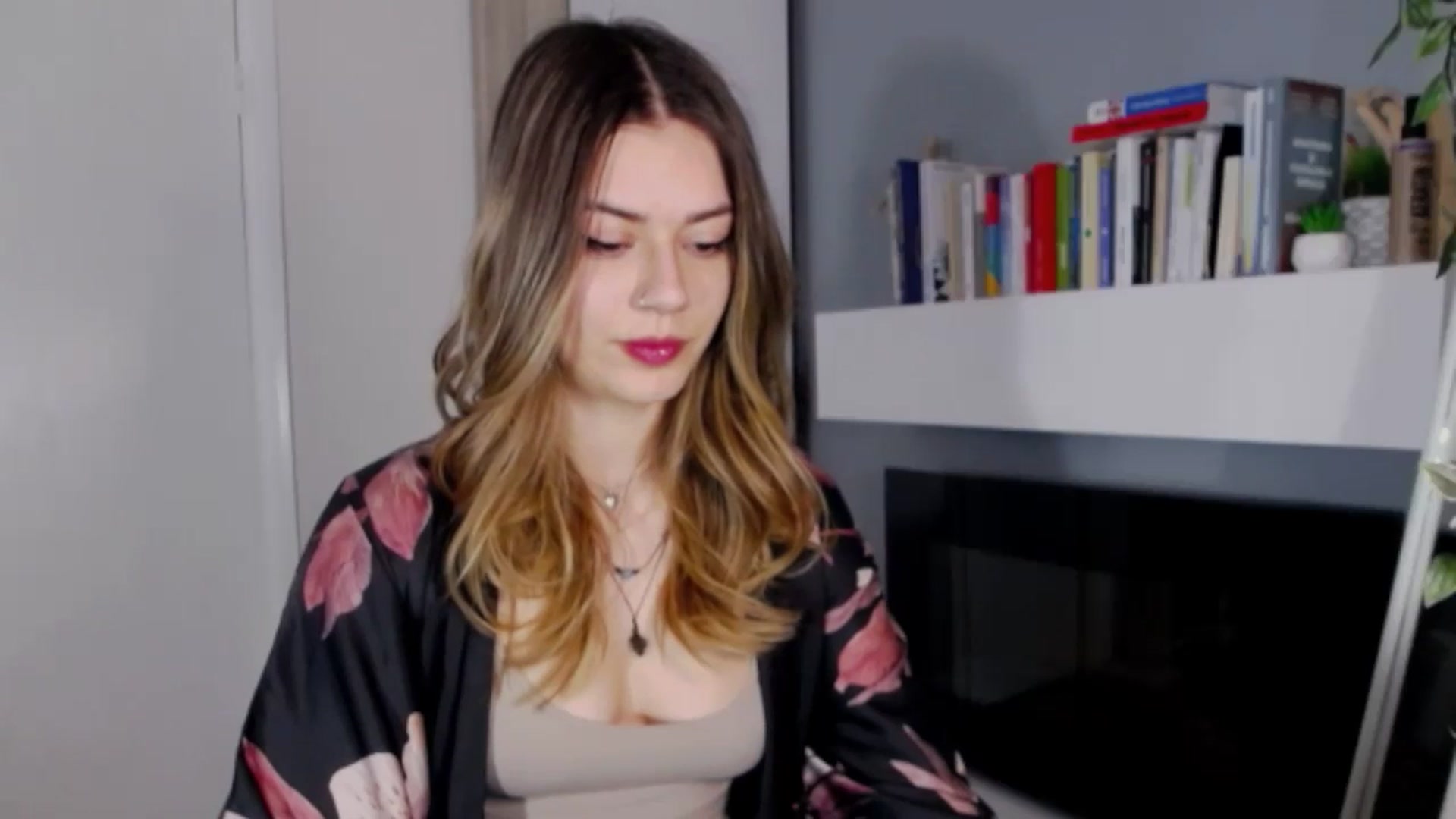 Gallery image thumbnail from RiriBee's myfreecams stream on, 04/21/2024, 15:39 image 3 of 20