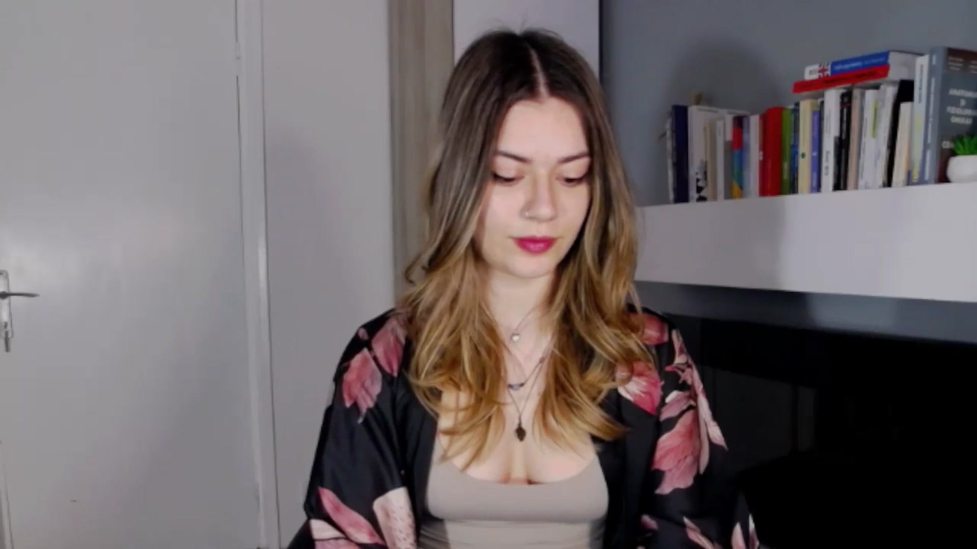 Gallery image thumbnail from RiriBee's myfreecams stream on, 04/21/2024, 15:39 image 19 of 20