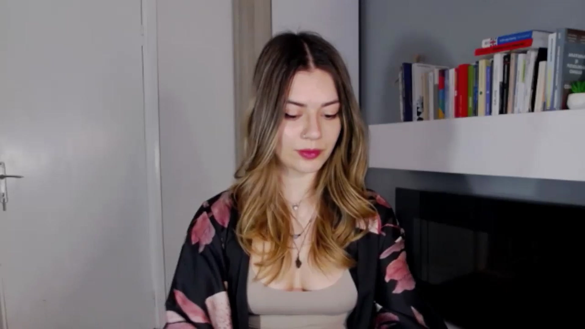 Gallery image thumbnail from RiriBee's myfreecams stream on, 04/21/2024, 15:39 image 14 of 20
