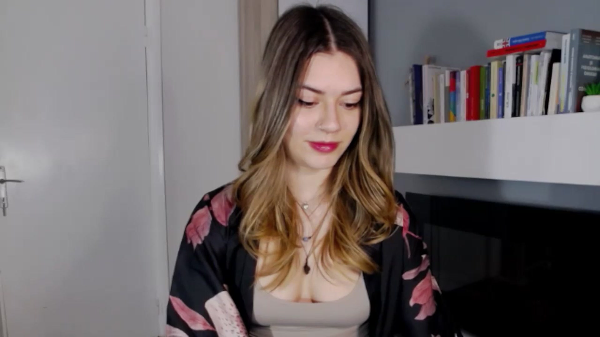 Gallery image thumbnail from RiriBee's myfreecams stream on, 04/21/2024, 15:39 image 8 of 20