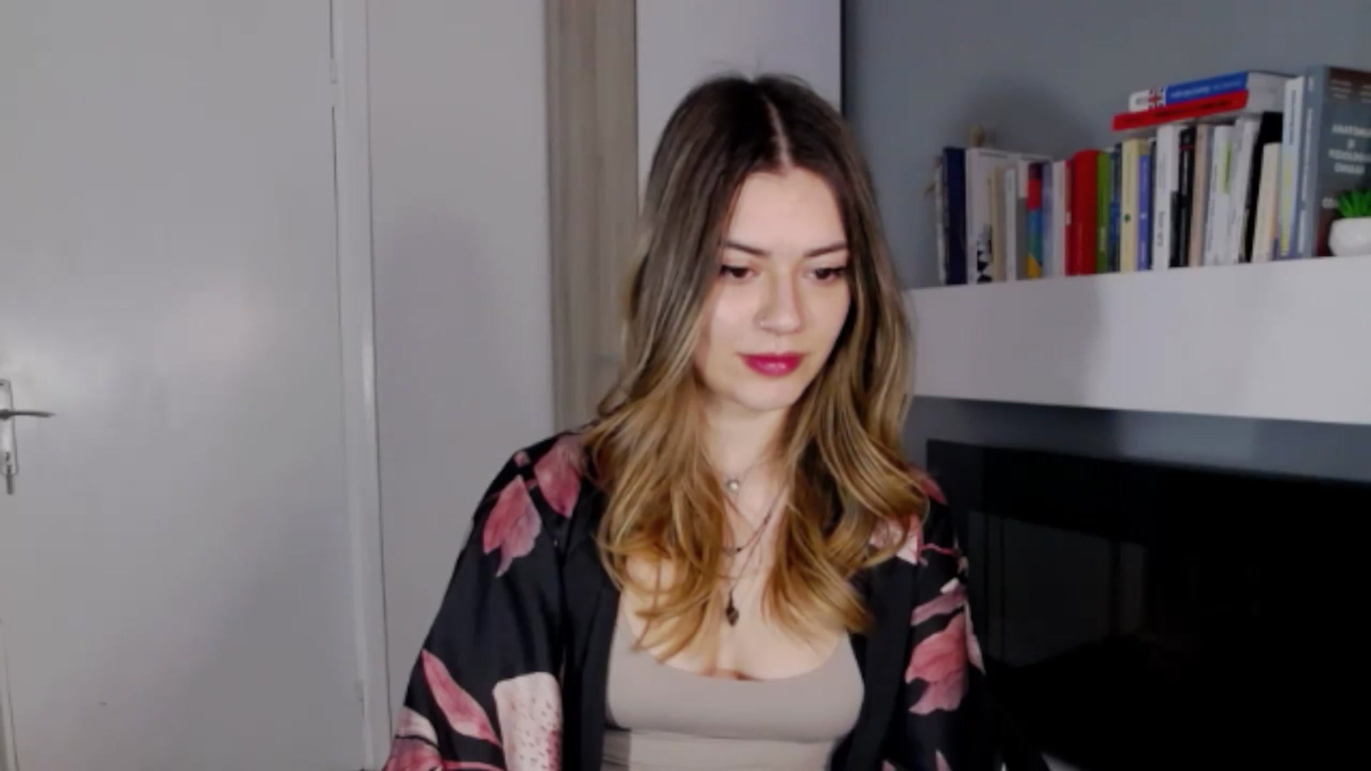 Gallery image thumbnail from RiriBee's myfreecams stream on, 04/21/2024, 15:39 image 15 of 20