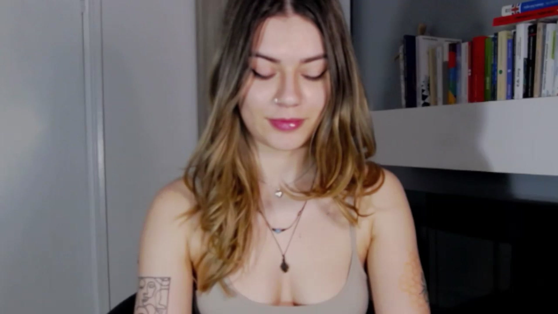 Gallery image thumbnail from RiriBee's myfreecams stream on, 04/21/2024, 20:26 image 17 of 20
