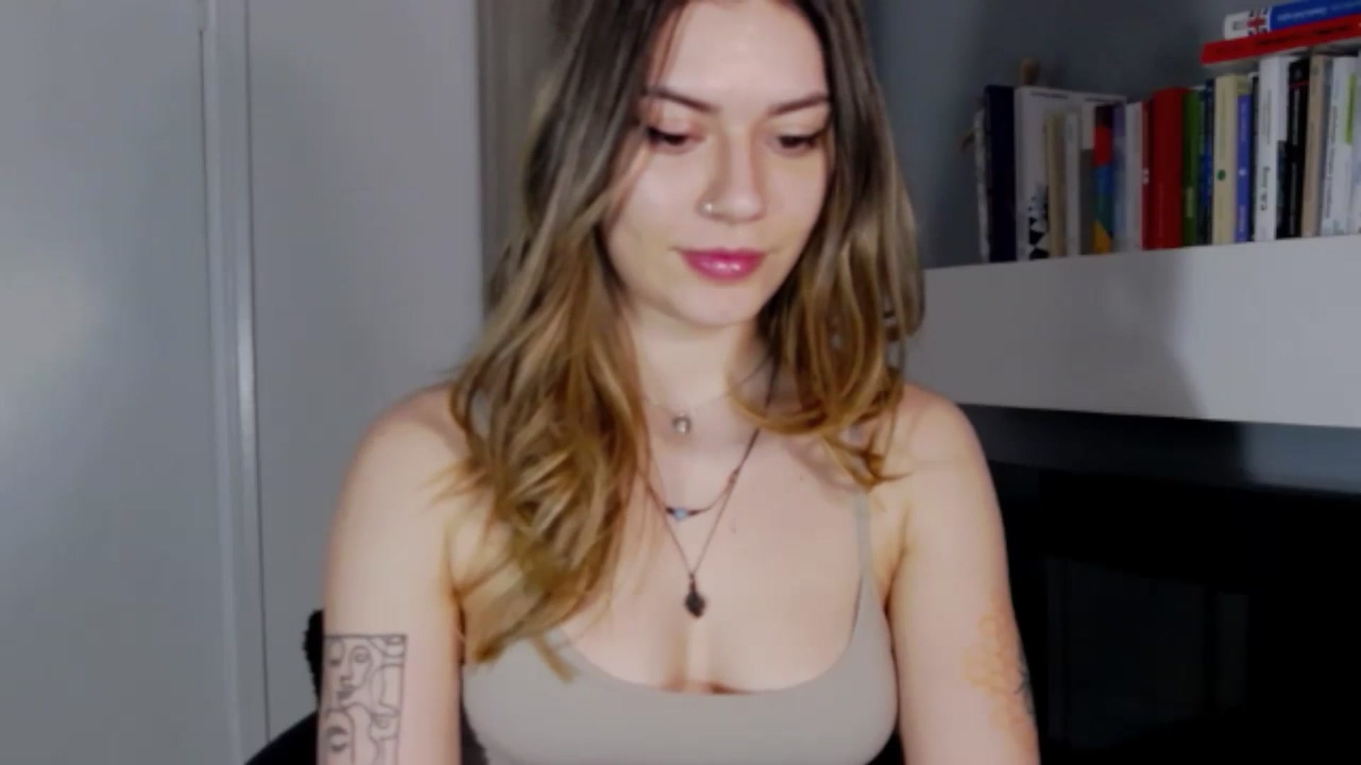 Gallery image thumbnail from RiriBee's myfreecams stream on, 04/21/2024, 20:26 image 15 of 20